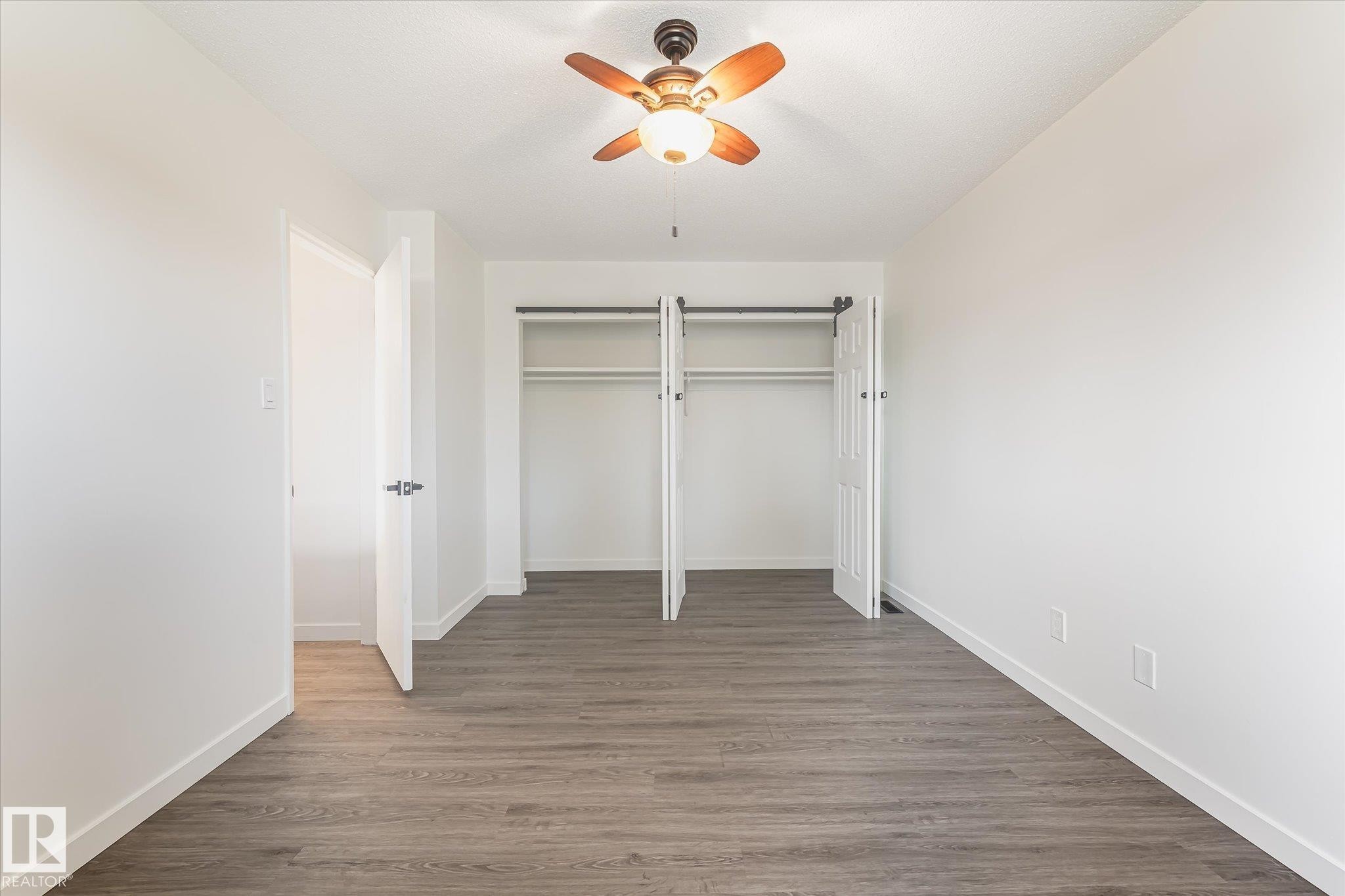 3317 107 Avenue Nw, Edmonton, AB - Indoor Photo Showing Other Room
