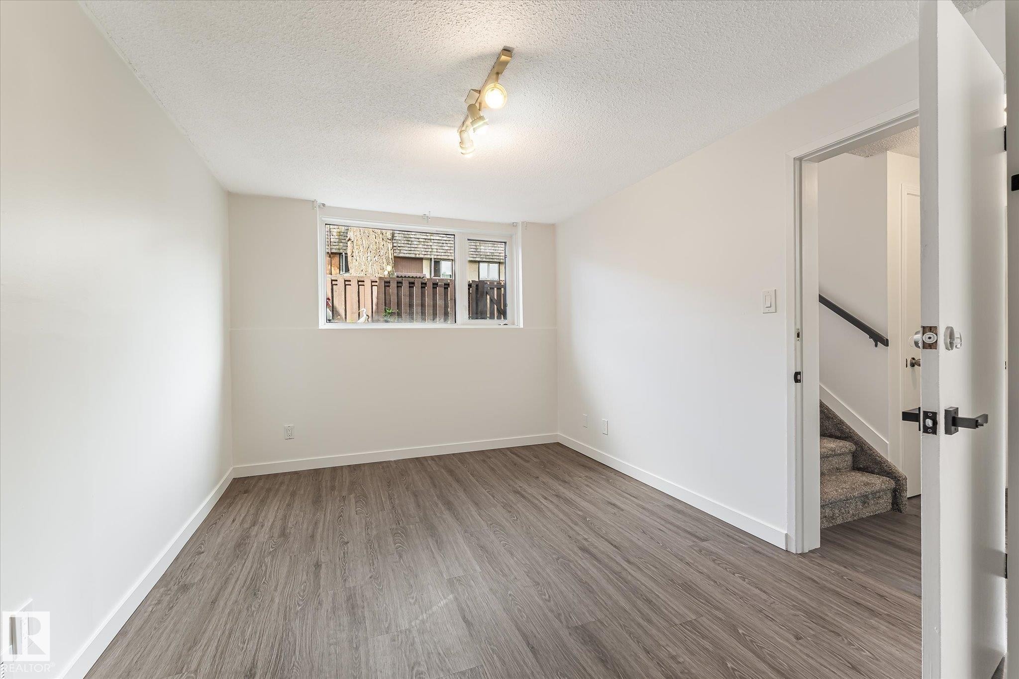3317 107 Avenue Nw, Edmonton, AB - Indoor Photo Showing Other Room