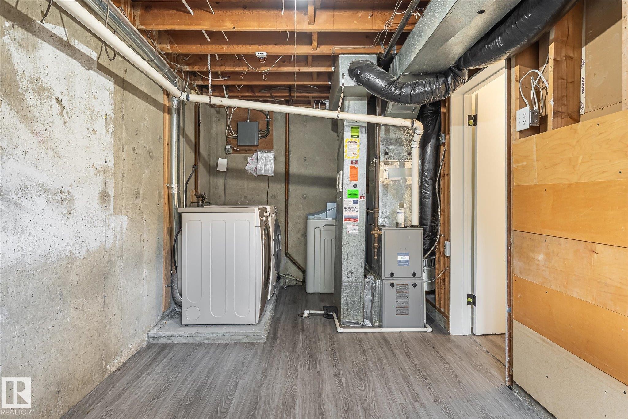 3317 107 Avenue Nw, Edmonton, AB - Indoor Photo Showing Basement