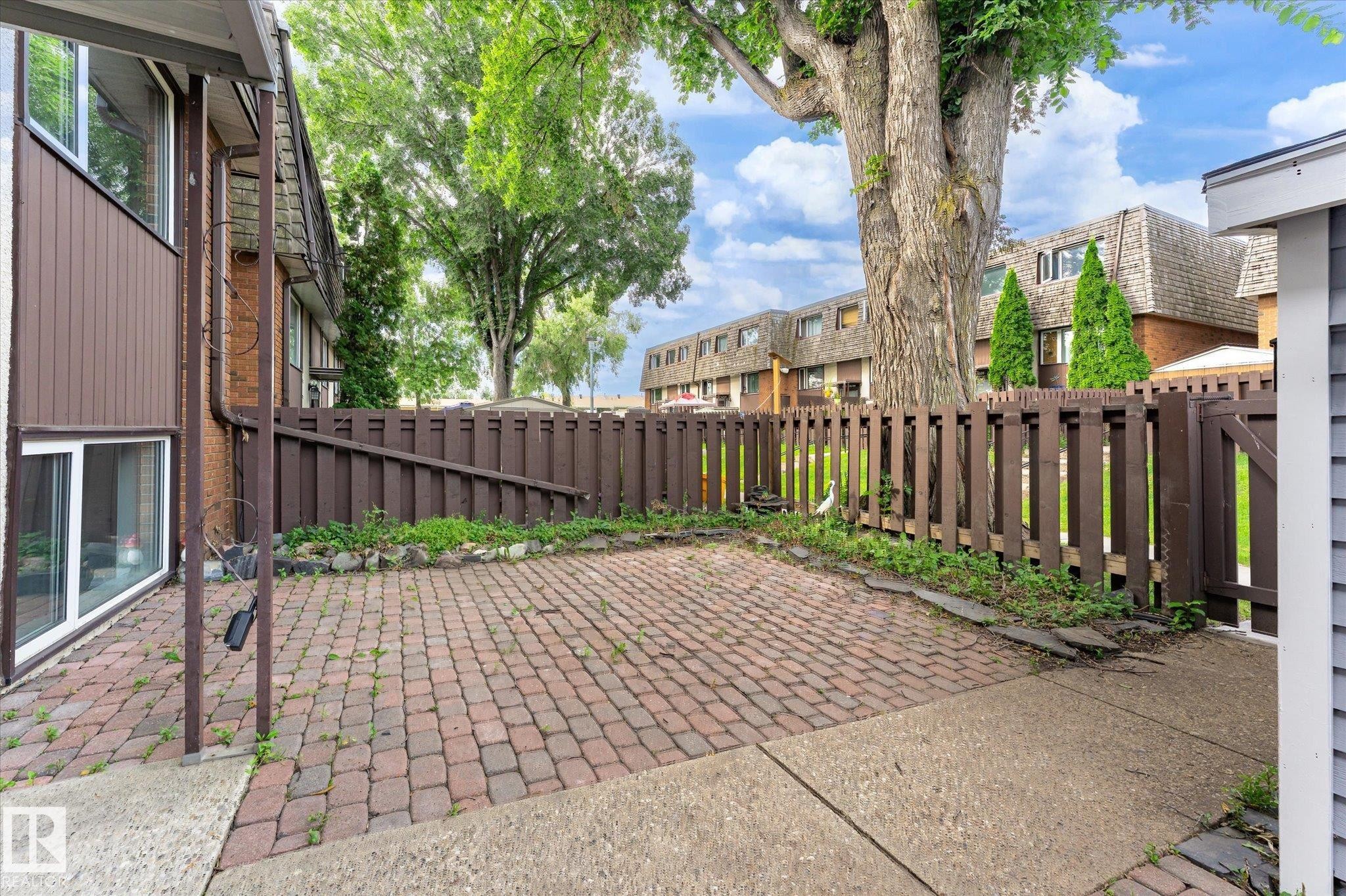 3317 107 Avenue Nw, Edmonton, AB - Outdoor