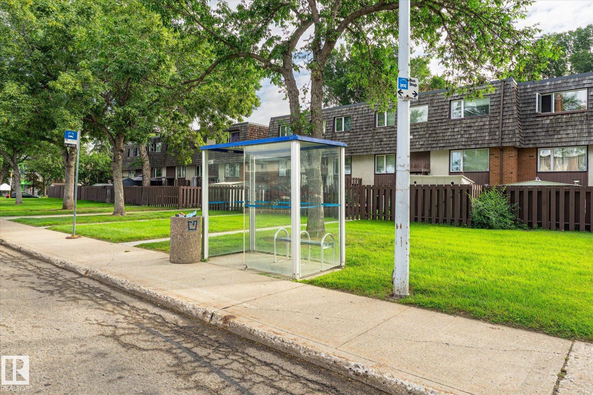 3317 107 Avenue Nw, Edmonton, AB - Outdoor