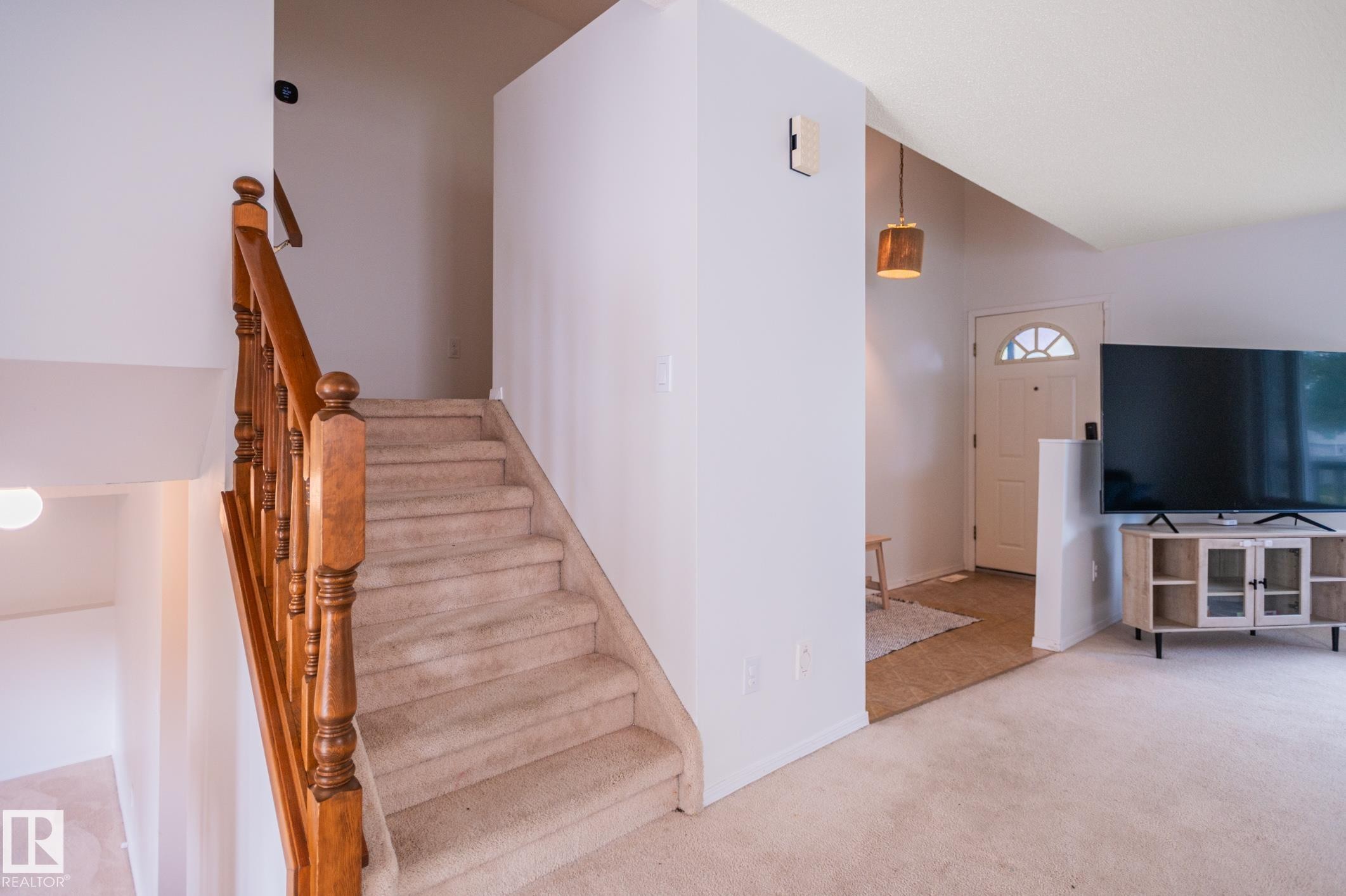 435 Ormsby Road Nw, Edmonton, AB - Indoor Photo Showing Other Room