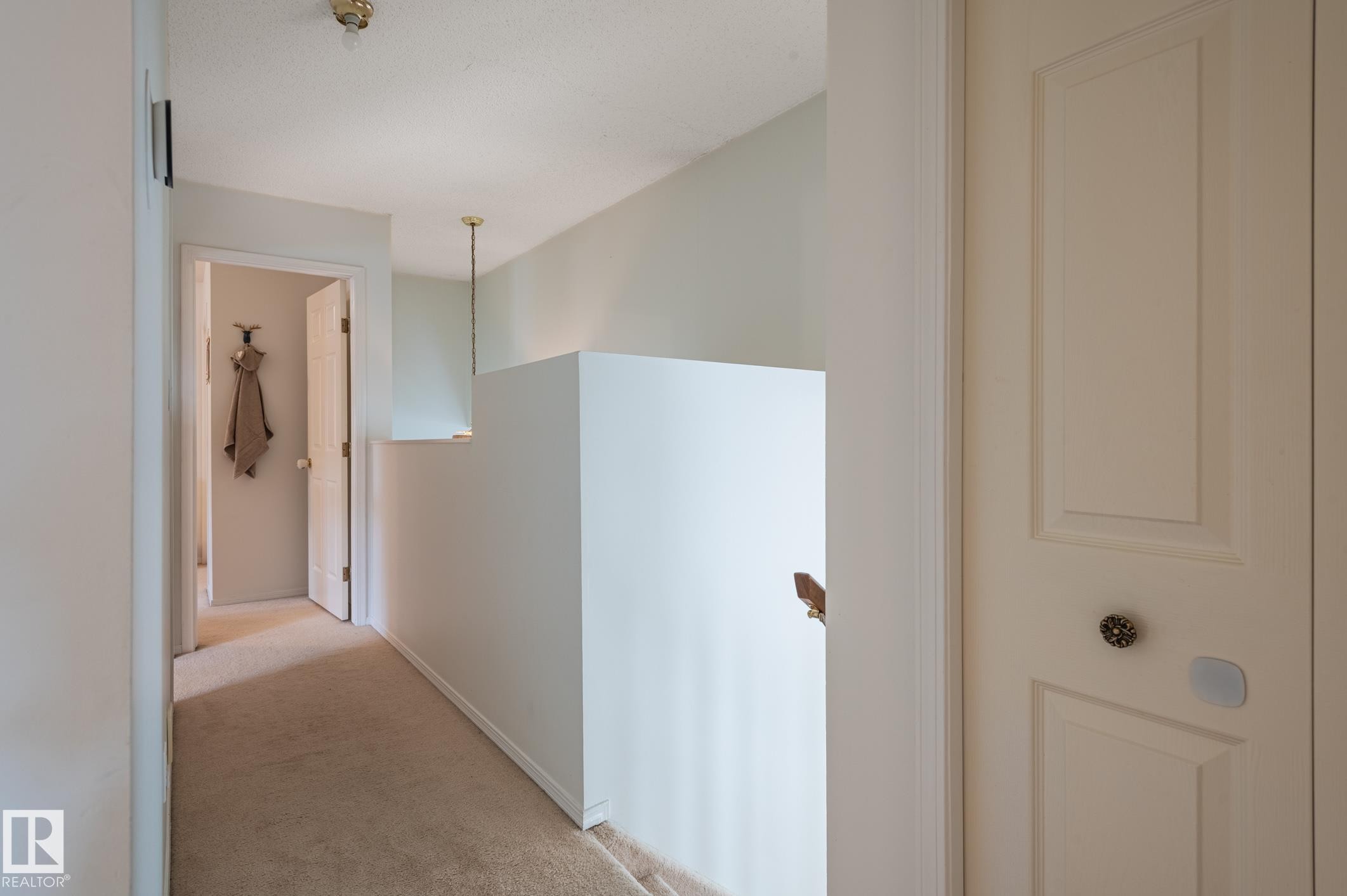 435 Ormsby Road Nw, Edmonton, AB - Indoor Photo Showing Other Room