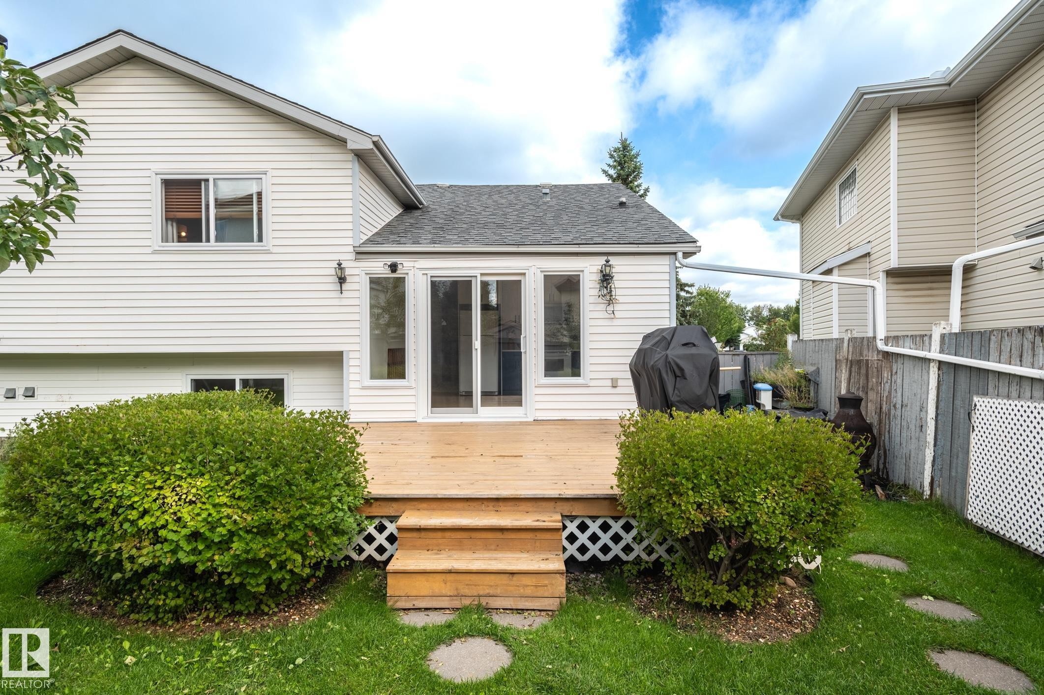 435 Ormsby Road Nw, Edmonton, AB - Outdoor With Exterior