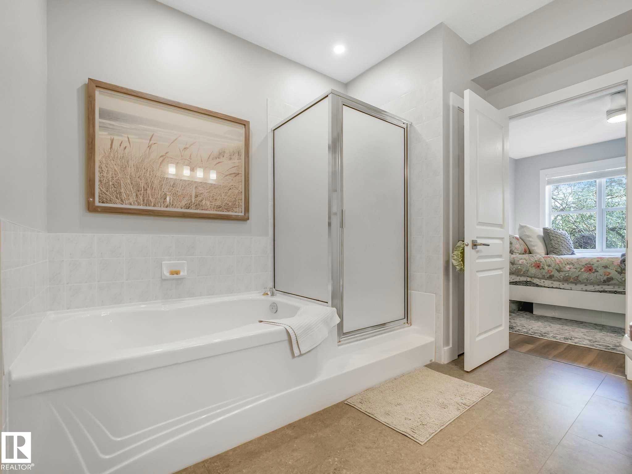 #302 11025 83 Av Nw, Edmonton, AB - Indoor Photo Showing Bathroom