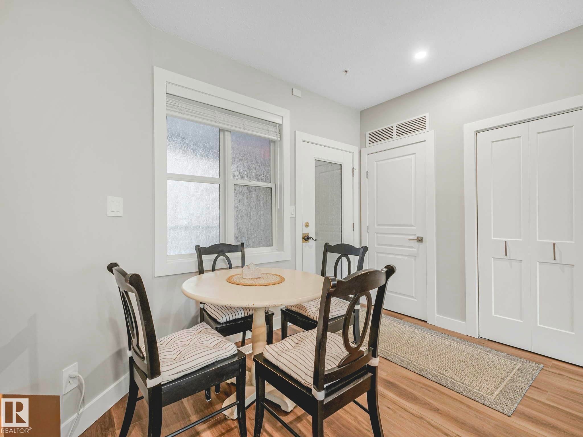 #302 11025 83 Av Nw, Edmonton, AB - Indoor Photo Showing Dining Room