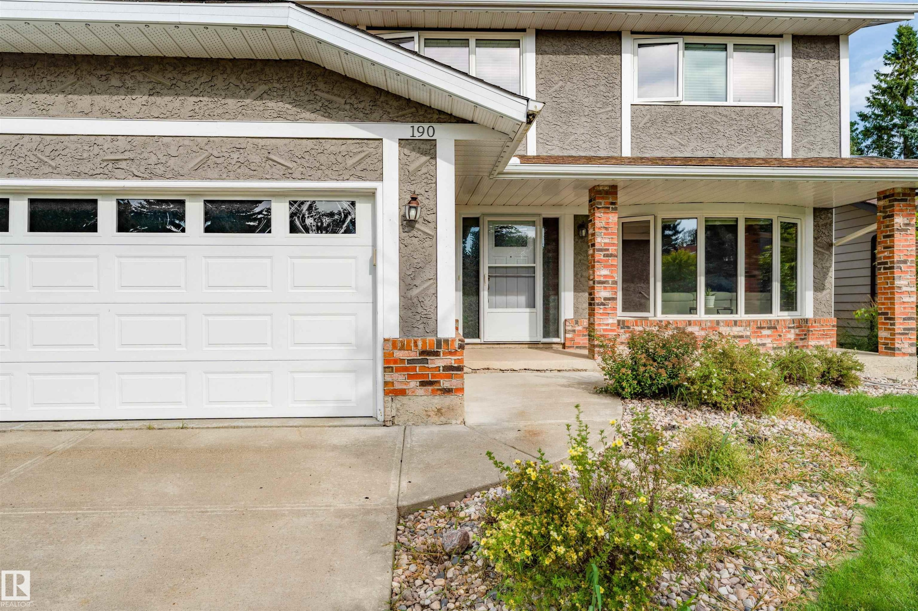 190 Gariepy Crescent Nw, Edmonton, AB - Outdoor With Facade