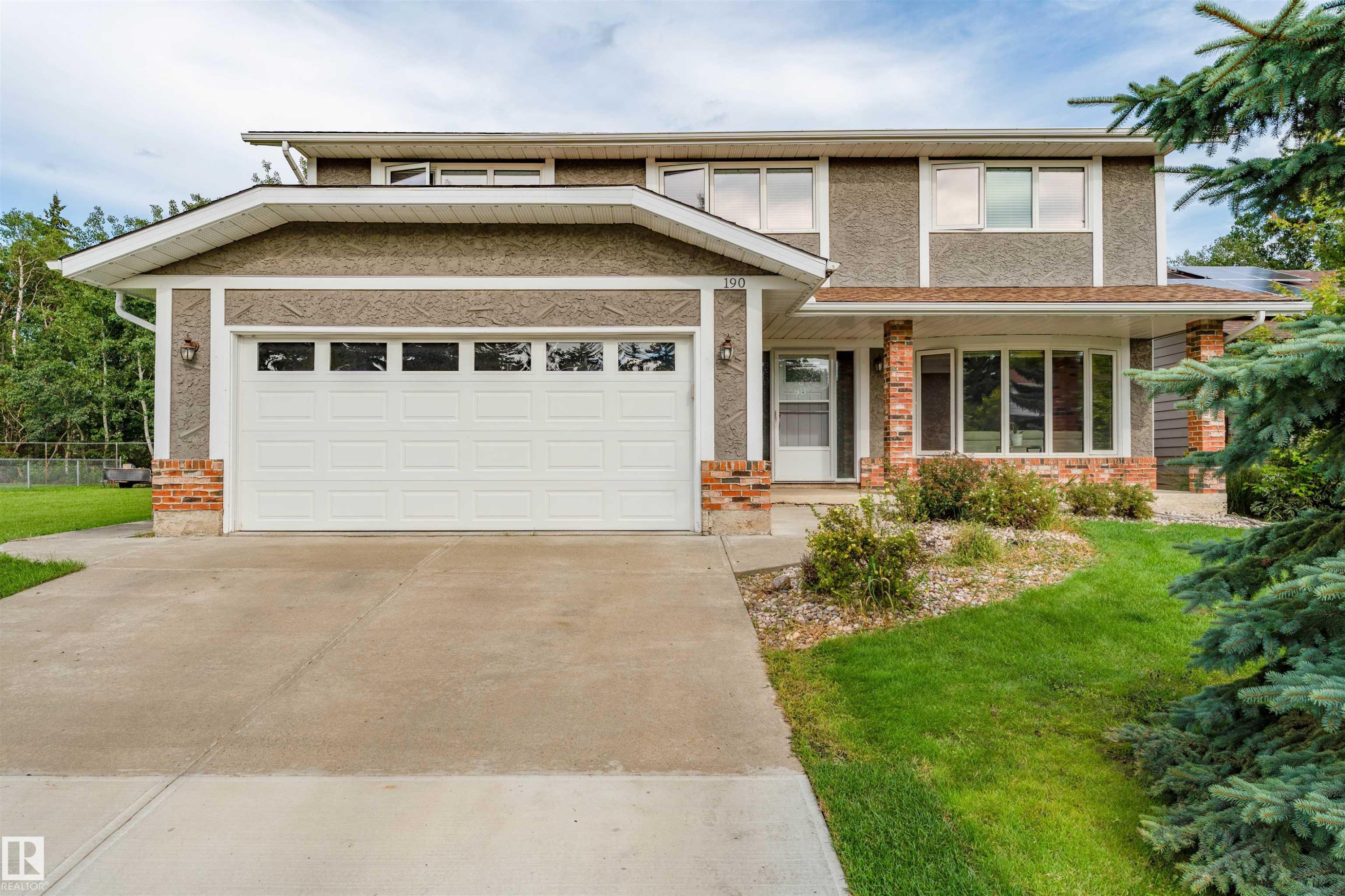 190 Gariepy Crescent Nw, Edmonton, AB - Outdoor With Facade