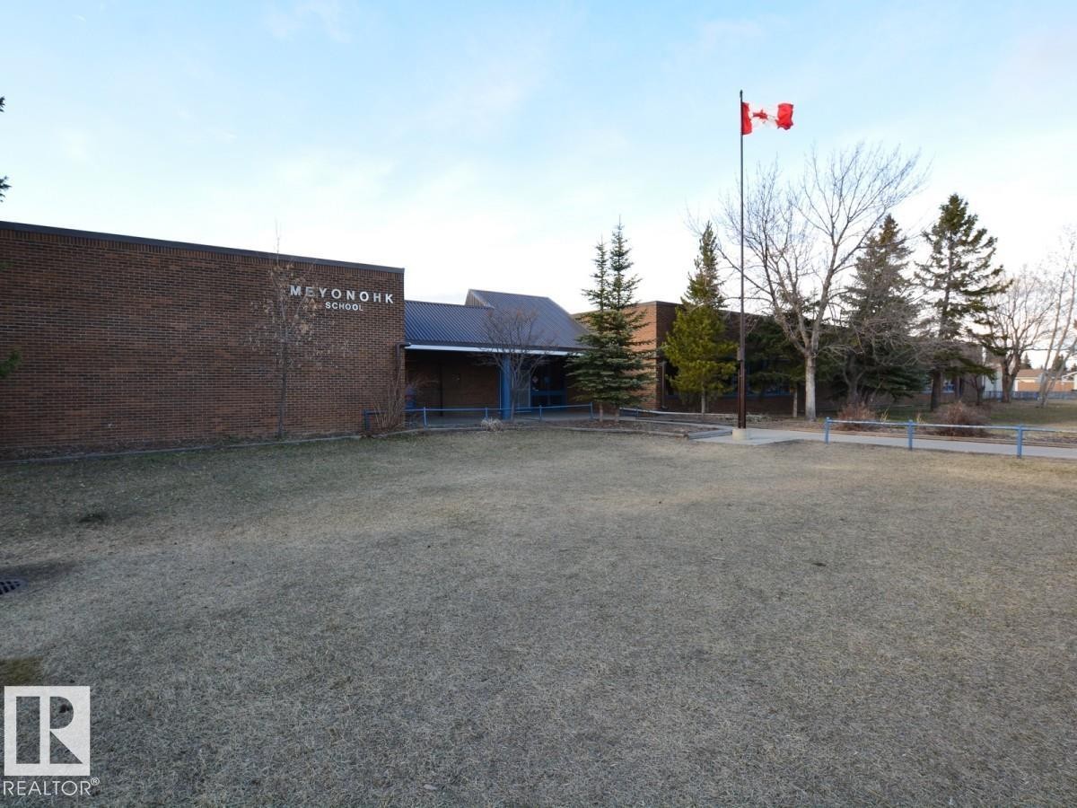 #10 2703 79 St Nw, Edmonton, AB - Outdoor