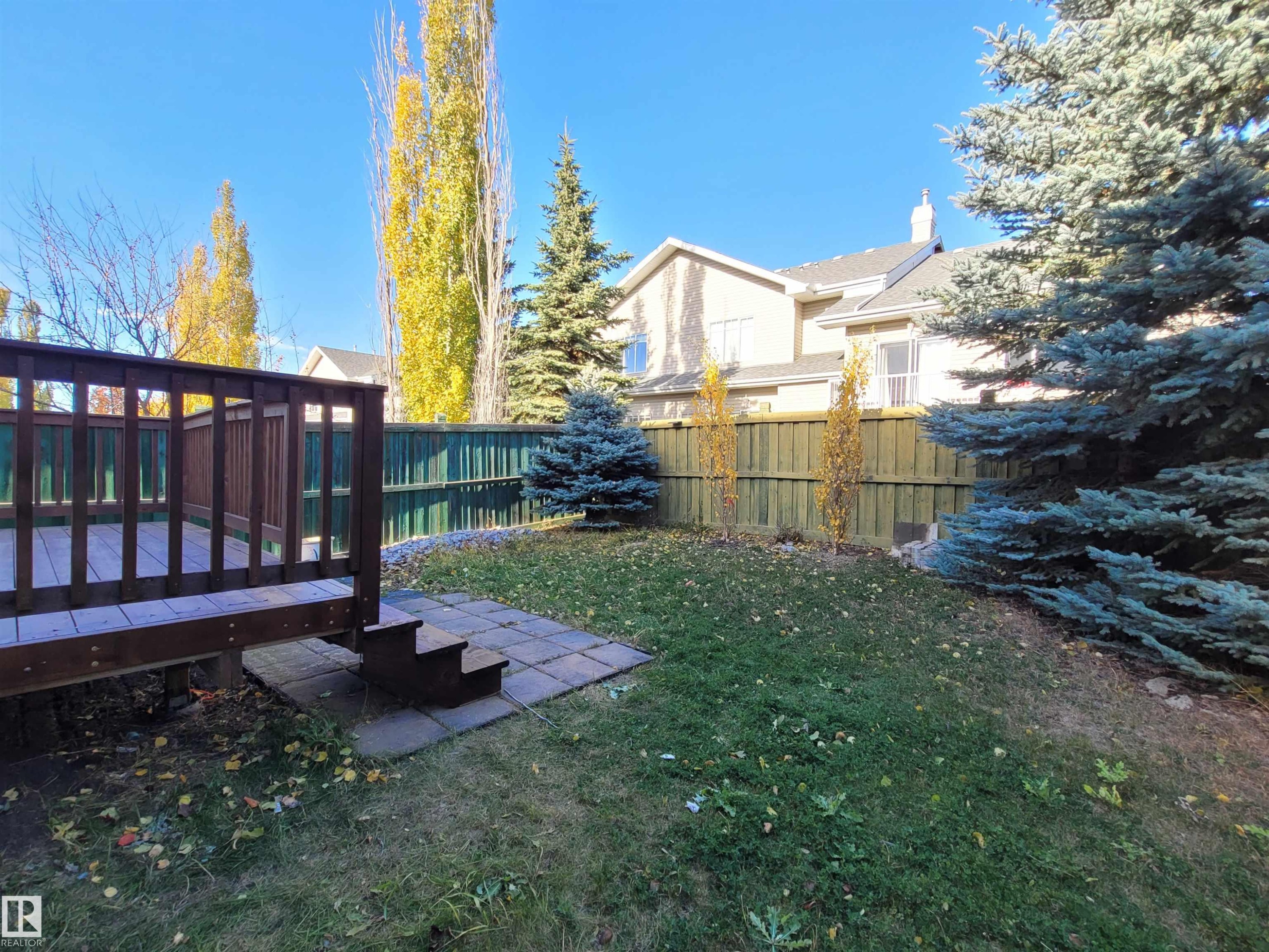 2562 Hanna Crescent Nw, Edmonton, AB - Outdoor