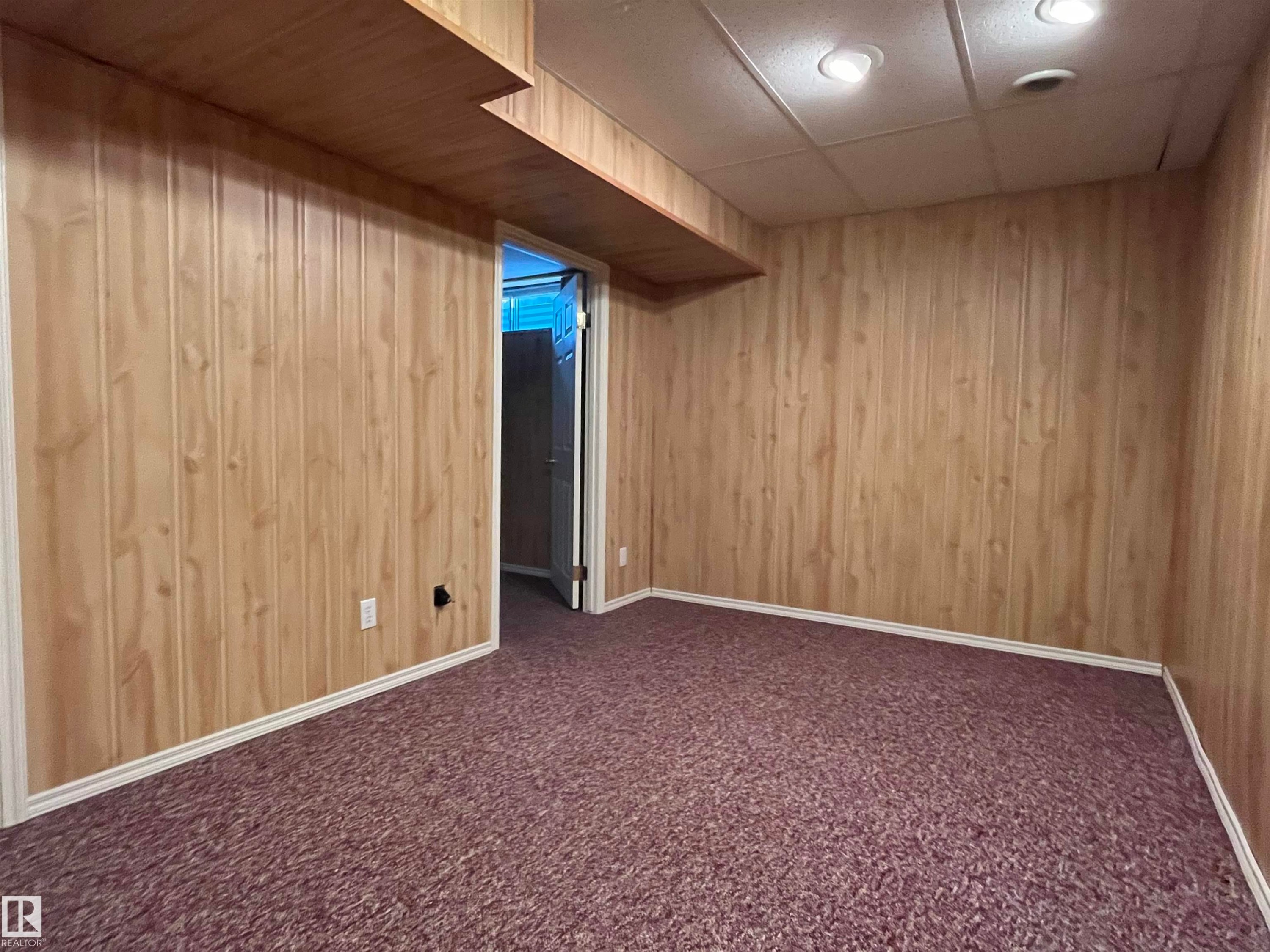 #A 17 Imperial Cr, Devon, AB - Indoor Photo Showing Other Room