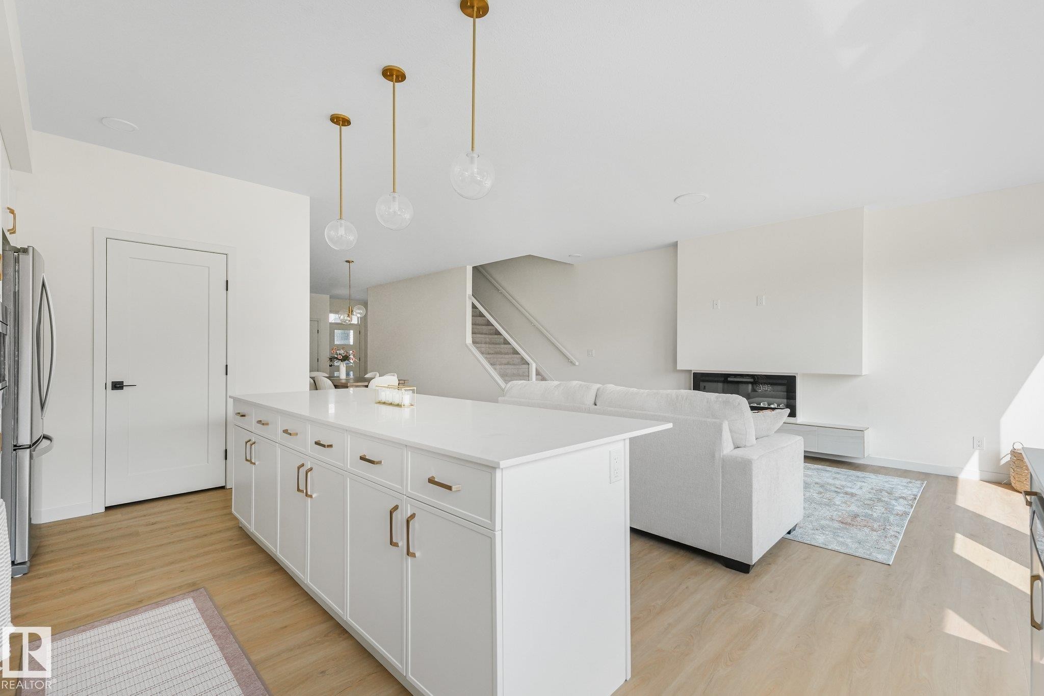 3217 Kulay Way Sw, Edmonton, AB - Indoor