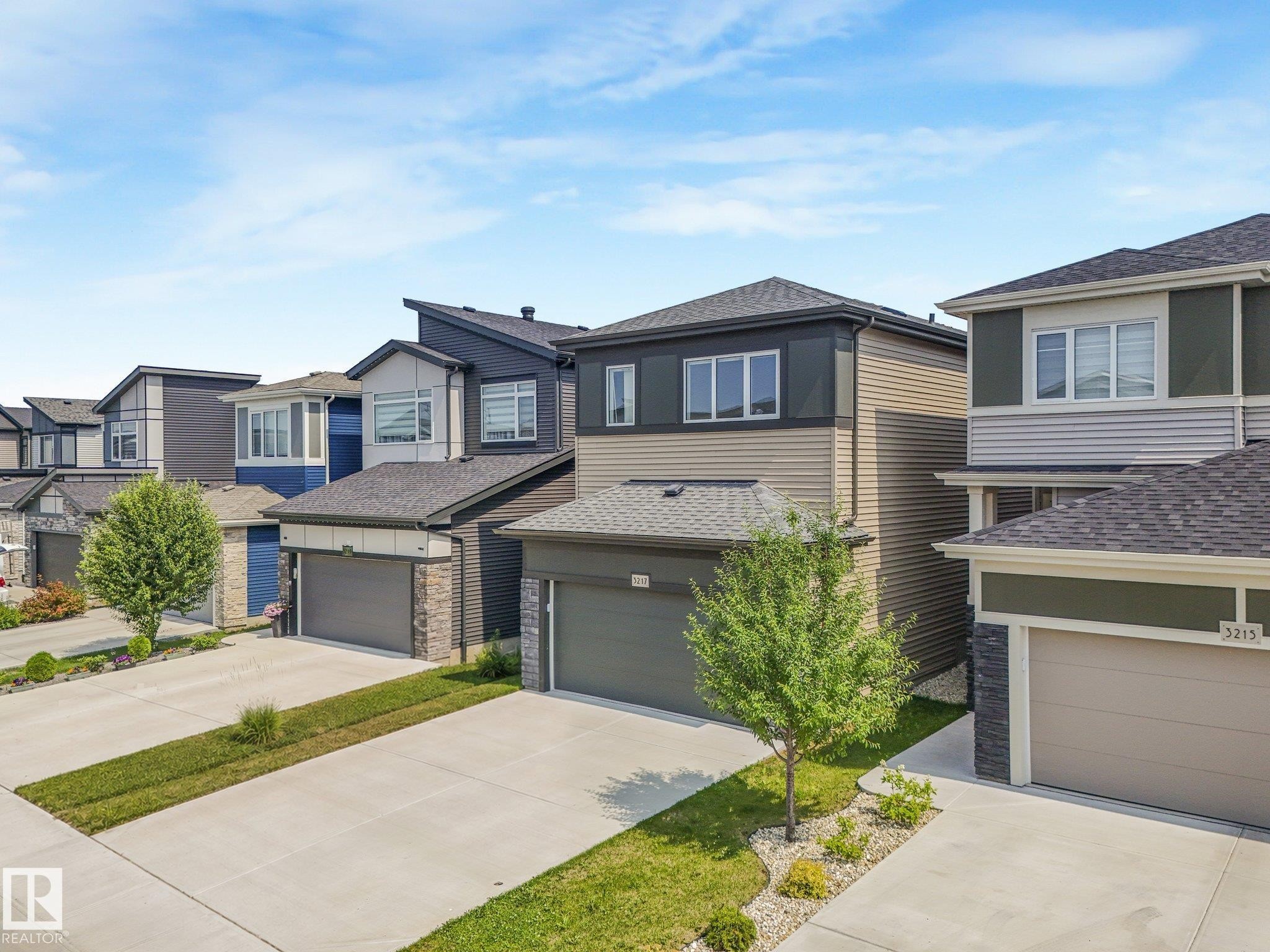3217 Kulay Way Sw, Edmonton, AB - Outdoor With Facade