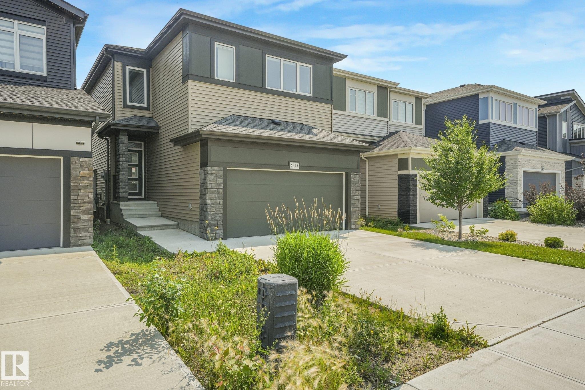 3217 Kulay Way Sw, Edmonton, AB - Outdoor With Facade