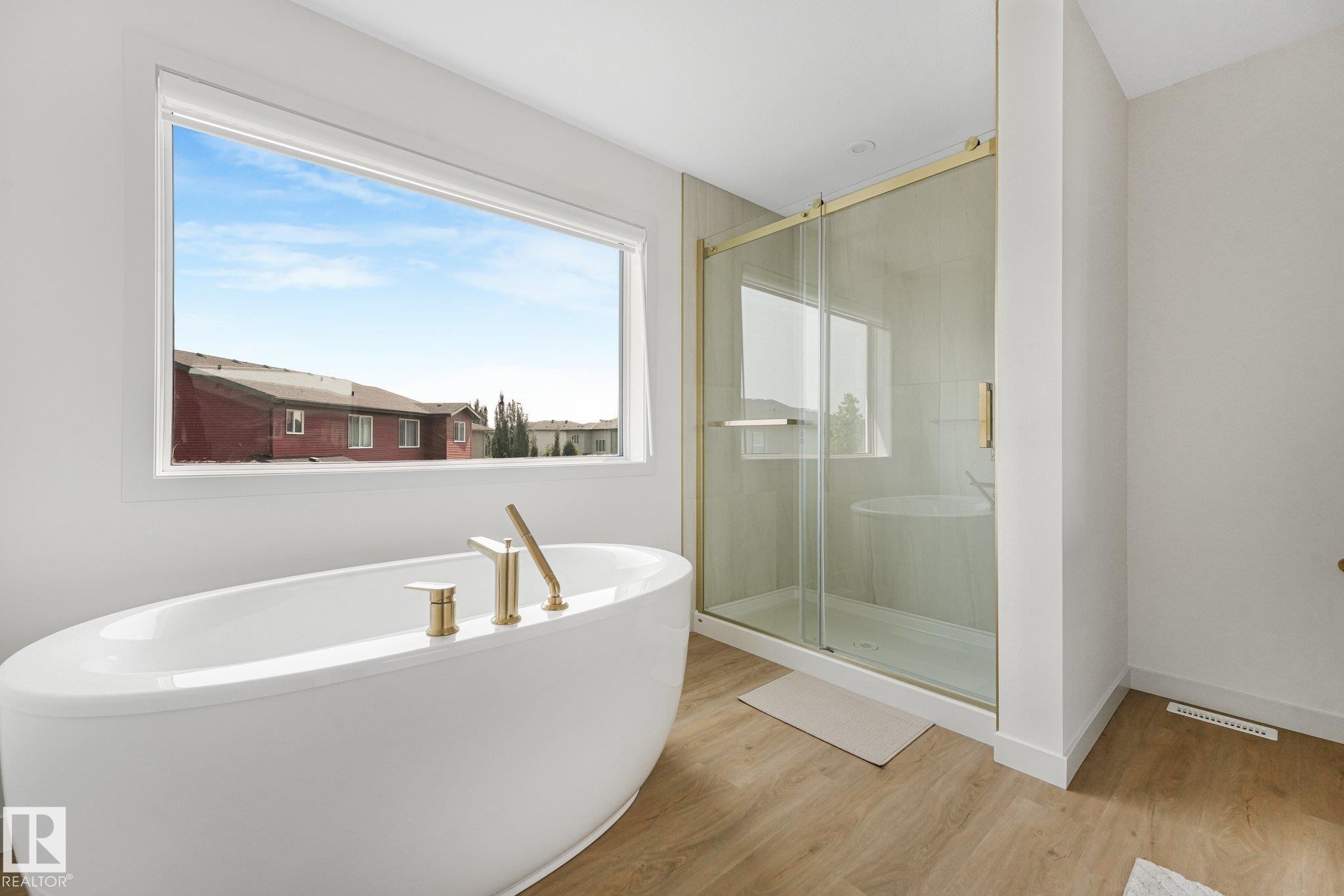 3217 Kulay Way Sw, Edmonton, AB - Indoor Photo Showing Bathroom