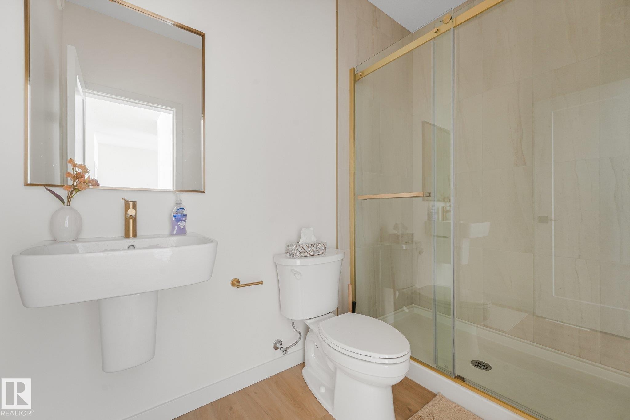 3217 Kulay Way Sw, Edmonton, AB - Indoor Photo Showing Bathroom