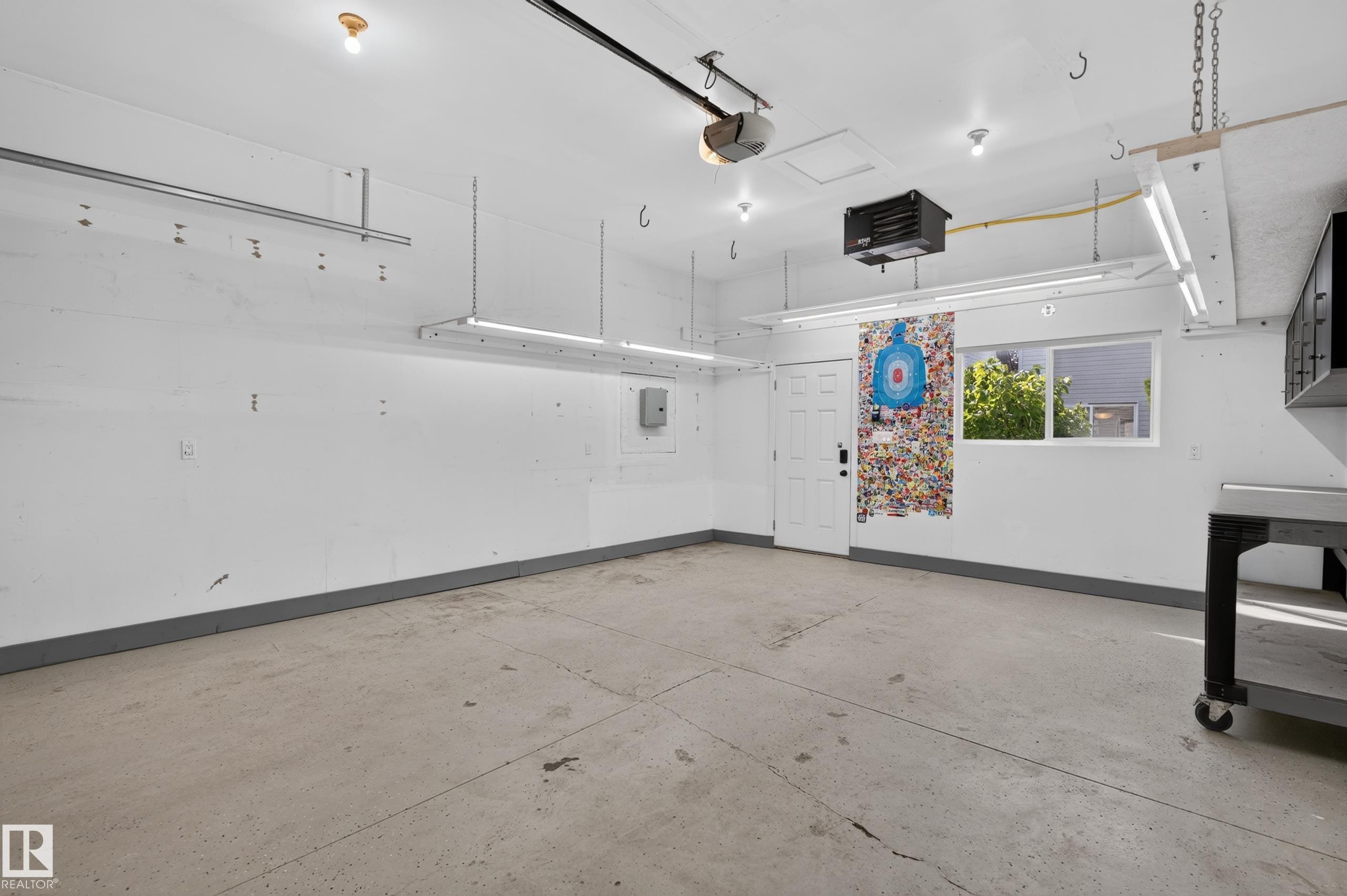 Additional content - 6008 South Terwillegar Boulevard Nw, Edmonton, AB - Indoor Photo Showing Garage