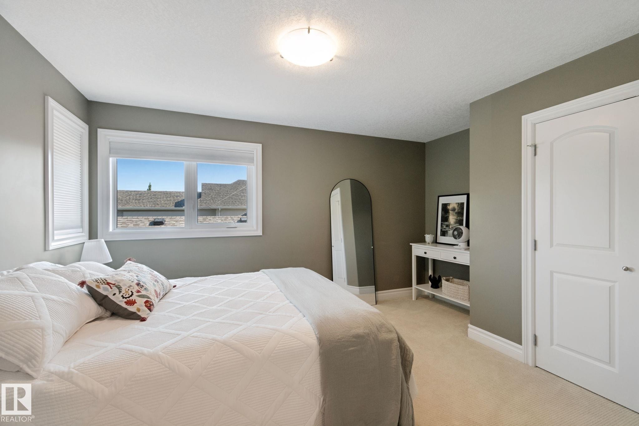 18 Embassy Place, St. Albert, AB - Indoor Photo Showing Bedroom