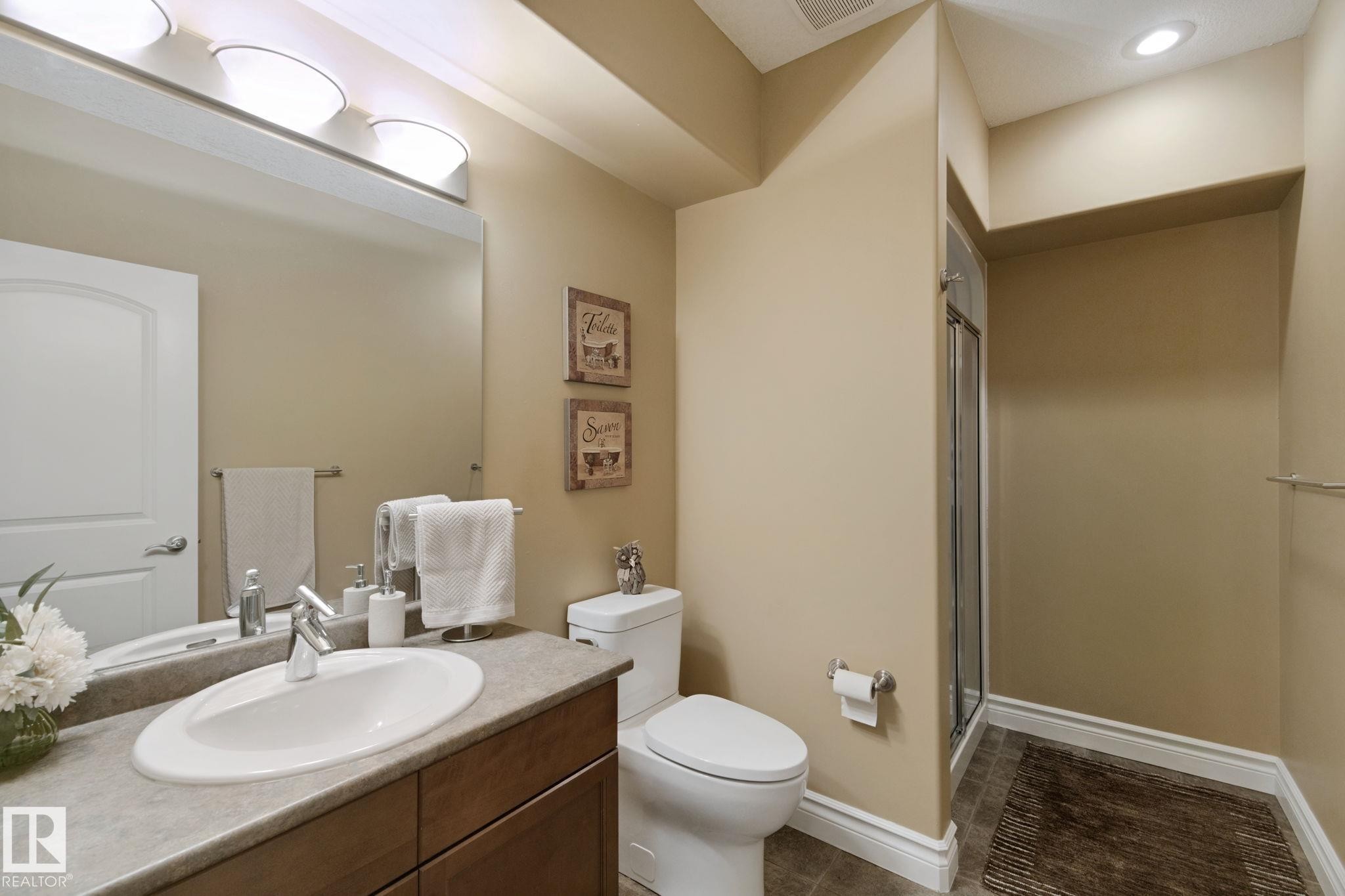 18 Embassy Place, St. Albert, AB - Indoor Photo Showing Bathroom