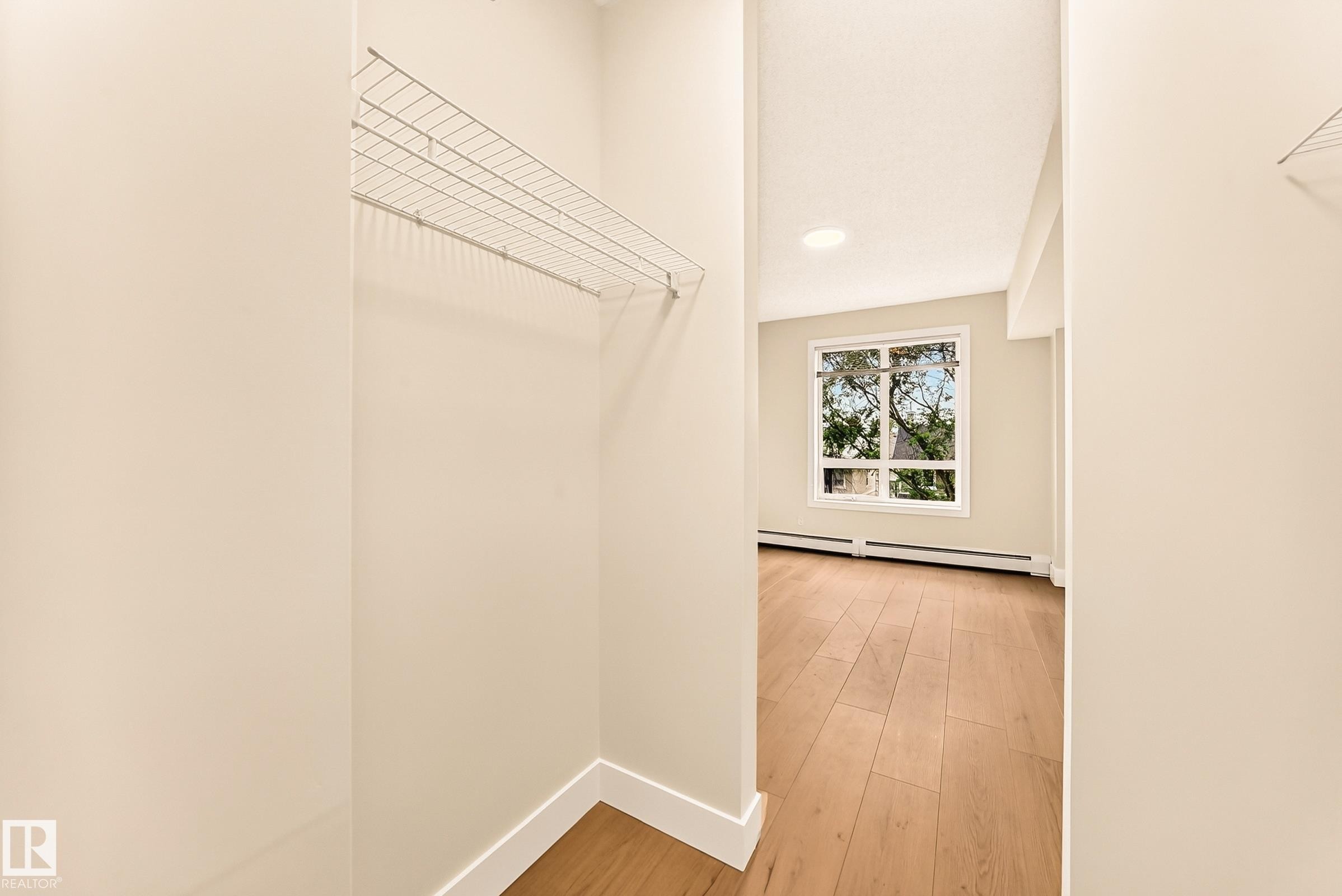 #323 6315 135 Av Nw, Edmonton, AB - Indoor