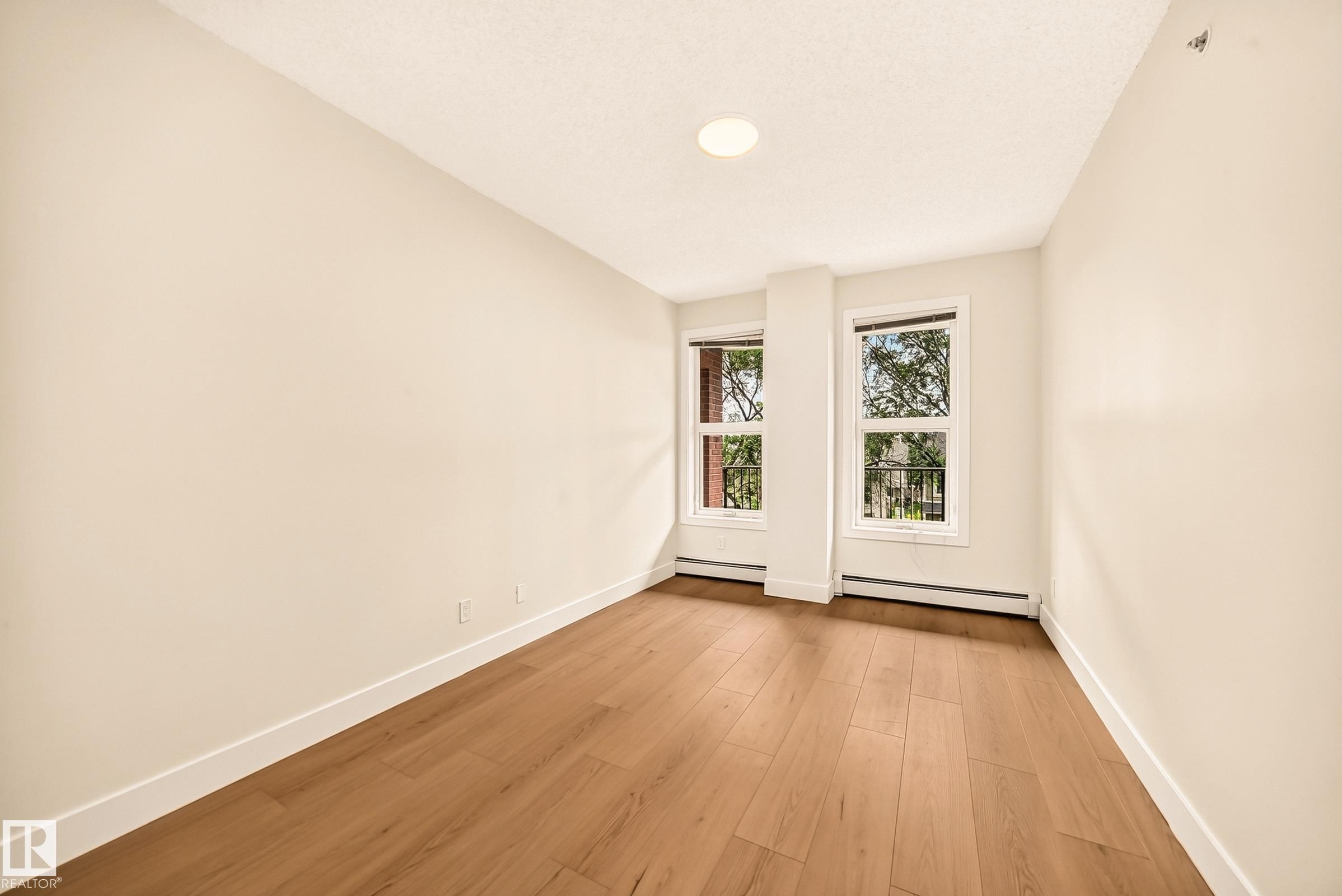 #323 6315 135 Av Nw, Edmonton, AB - Indoor Photo Showing Other Room