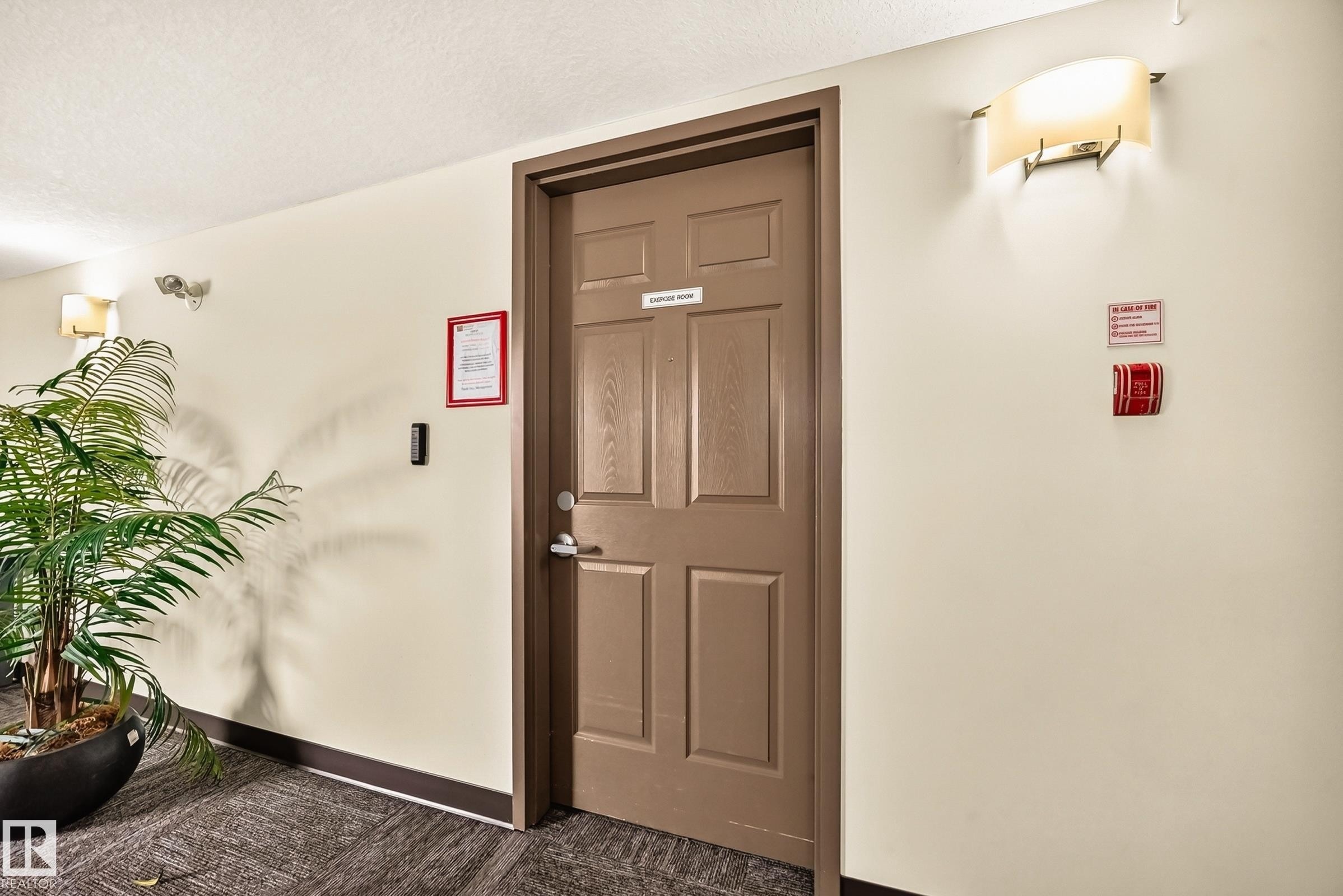 #323 6315 135 Av Nw, Edmonton, AB - Indoor Photo Showing Other Room