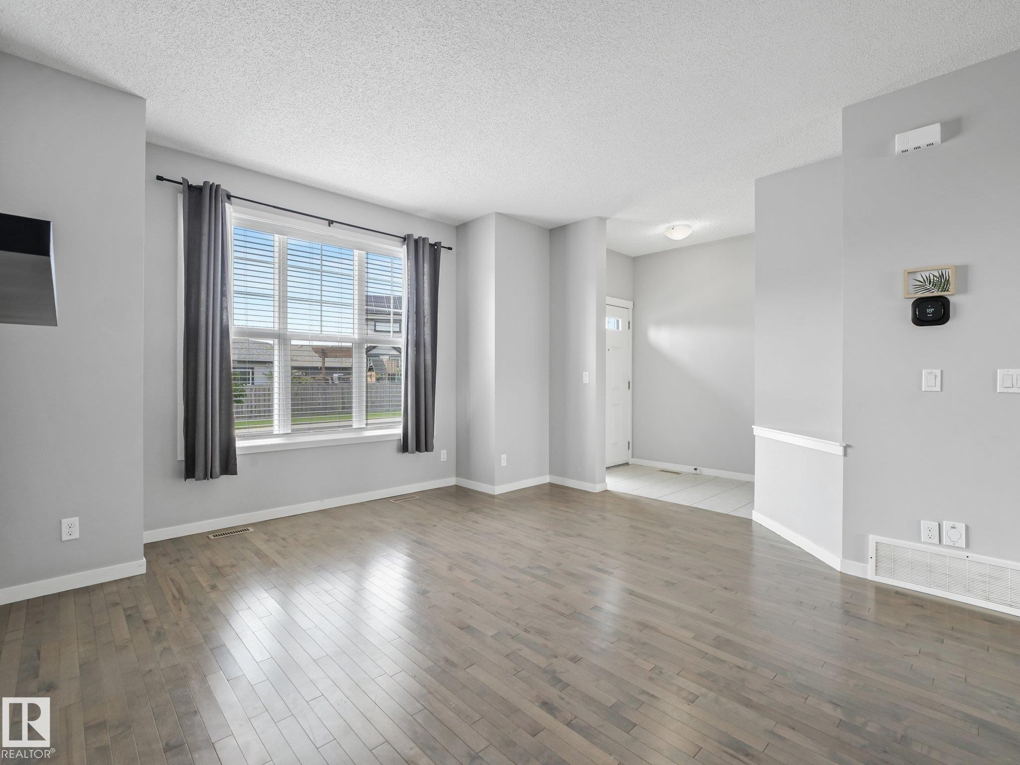 17629 60A Street Nw, Edmonton, AB - Indoor Photo Showing Other Room