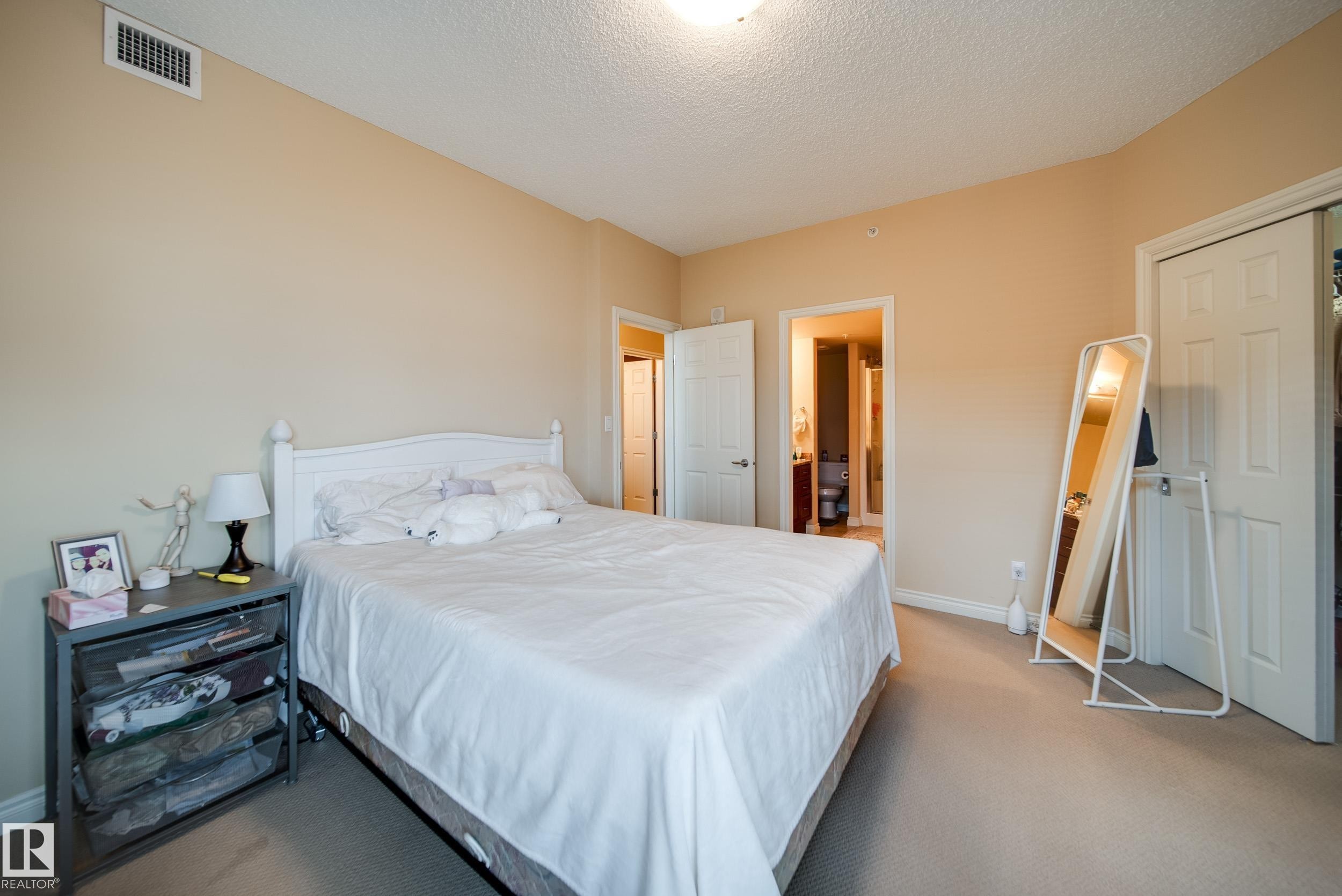 #1301 9020 Jasper Av Nw, Edmonton, AB - Indoor Photo Showing Bedroom