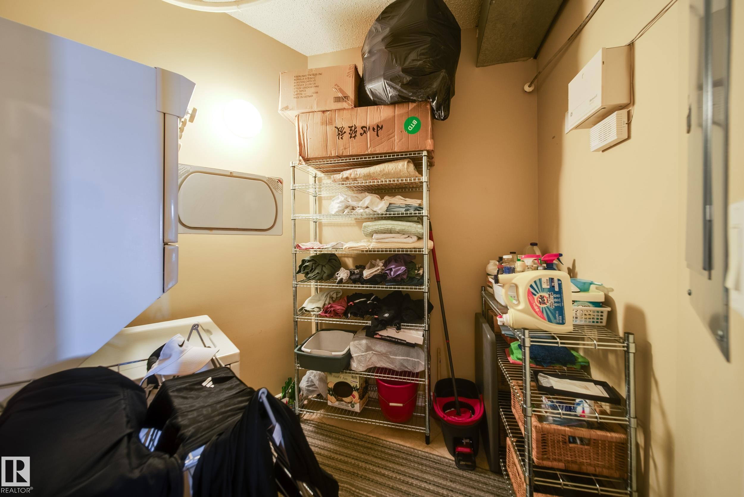 #1301 9020 Jasper Av Nw, Edmonton, AB - Indoor Photo Showing Other Room