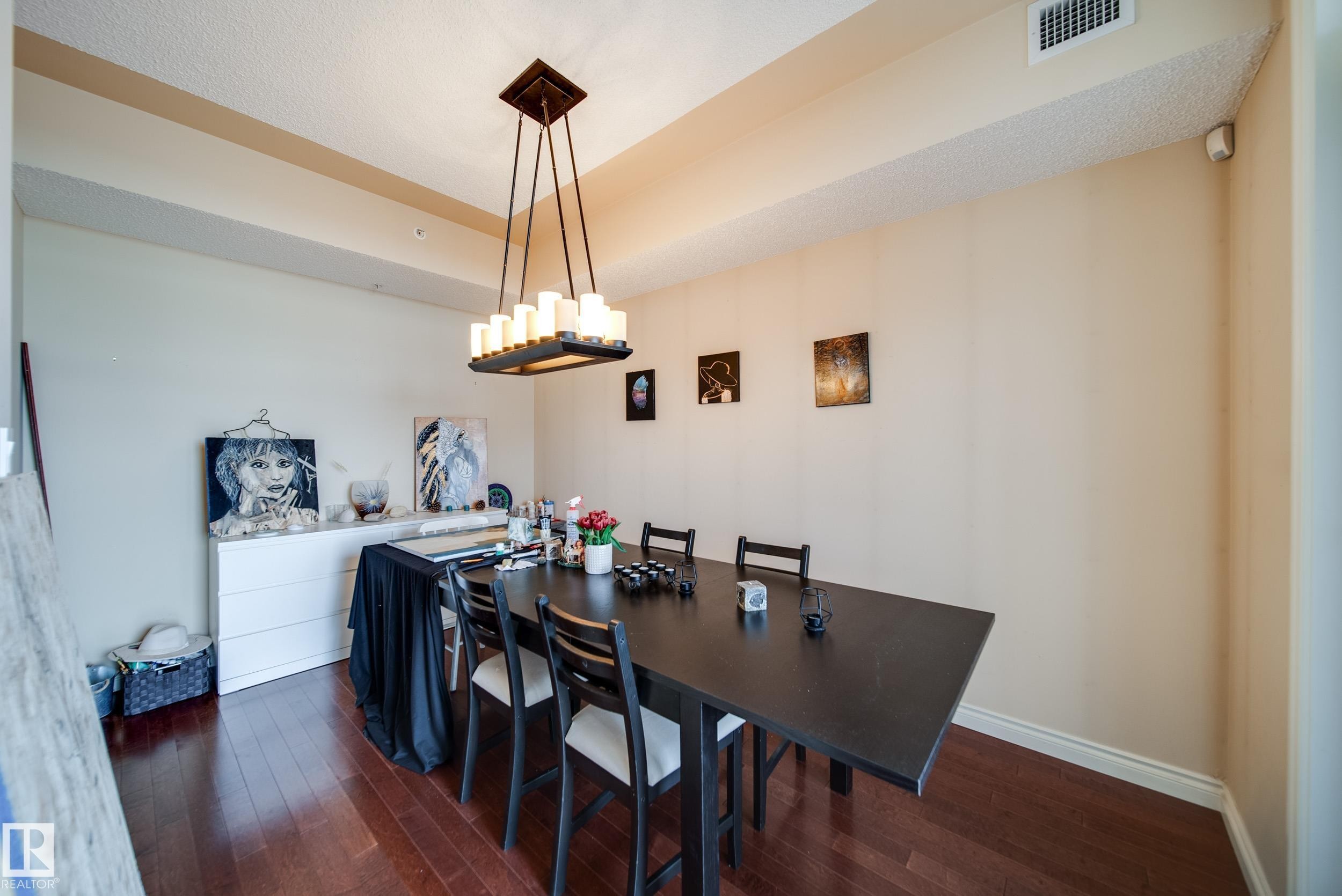 #1301 9020 Jasper Av Nw, Edmonton, AB - Indoor Photo Showing Dining Room