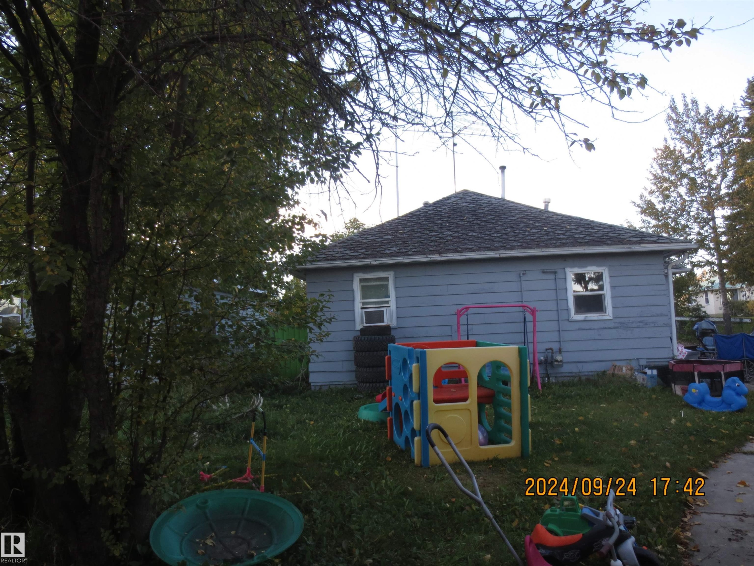 4619 4 Avenue, Edson, AB - Outdoor