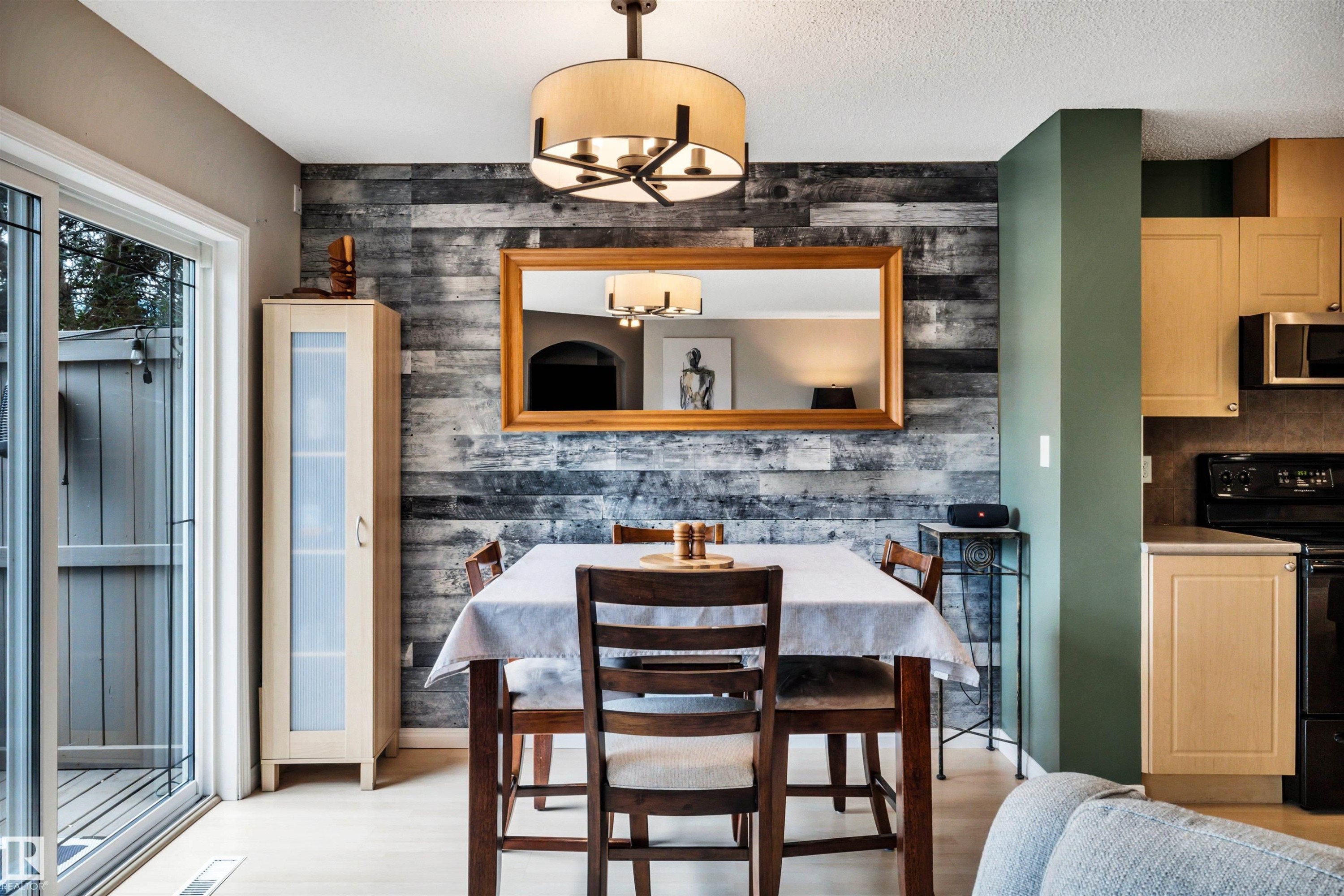 #12 20 Norman Ct, St. Albert, AB - Indoor Photo Showing Dining Room