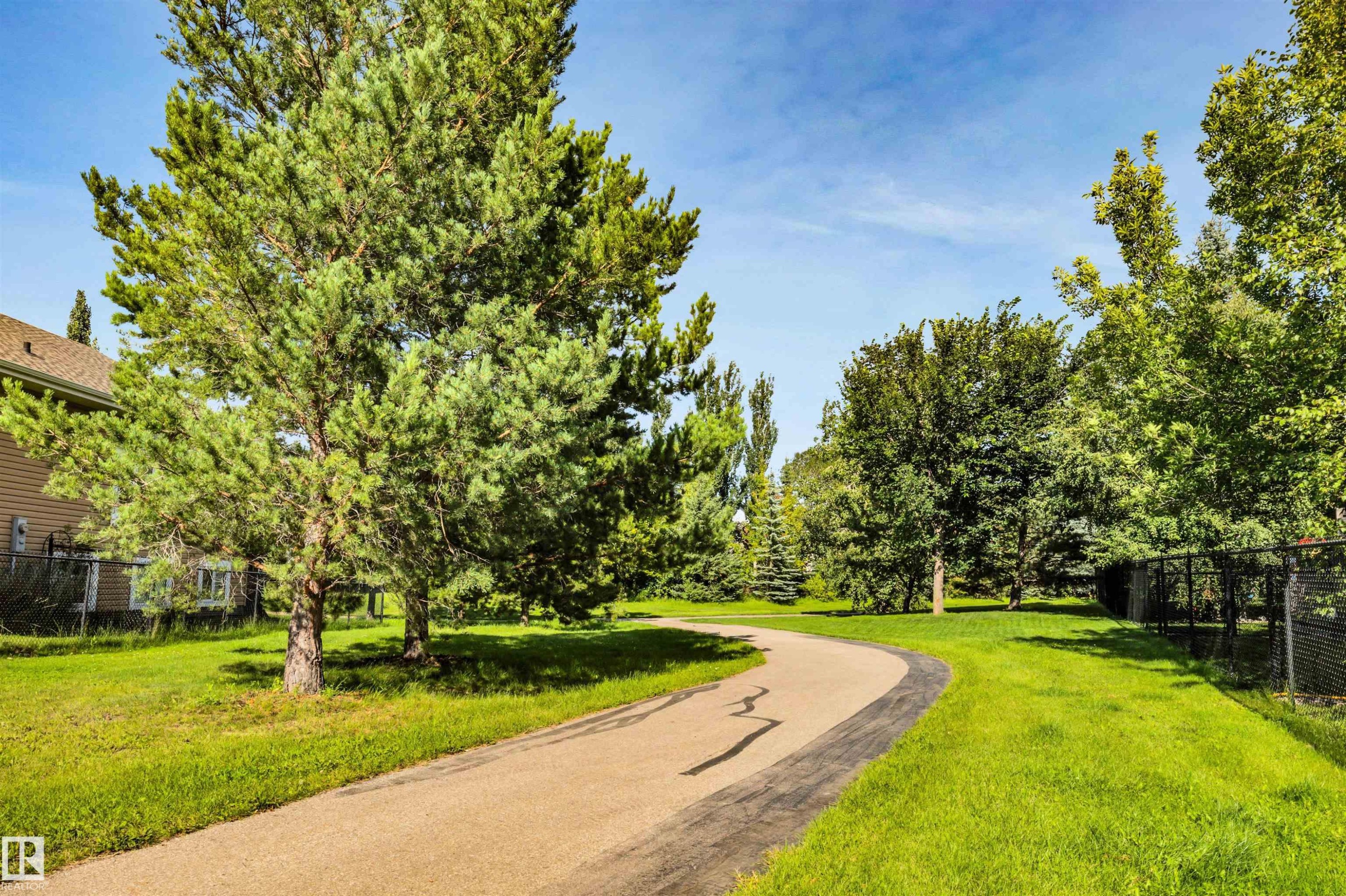 #12 20 Norman Ct, St. Albert, AB - Outdoor