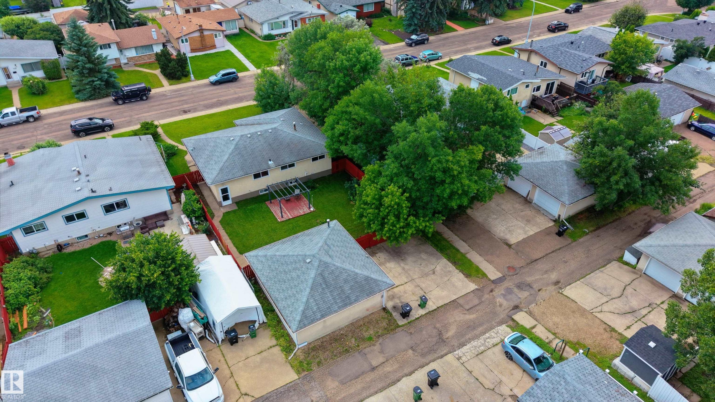 7120 139 Avenue Nw, Edmonton, AB - Outdoor With View