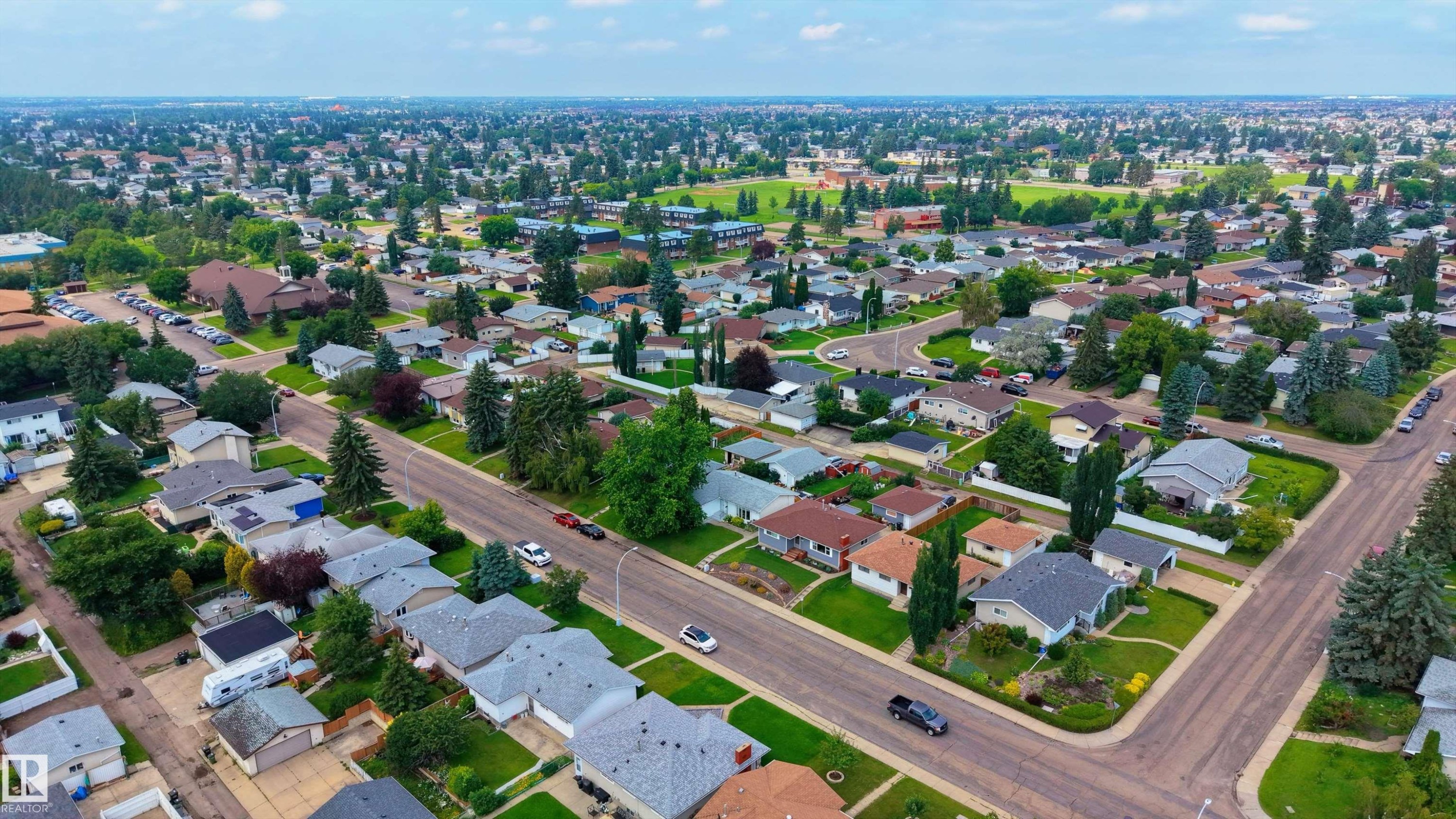 7120 139 Avenue Nw, Edmonton, AB - Outdoor With View