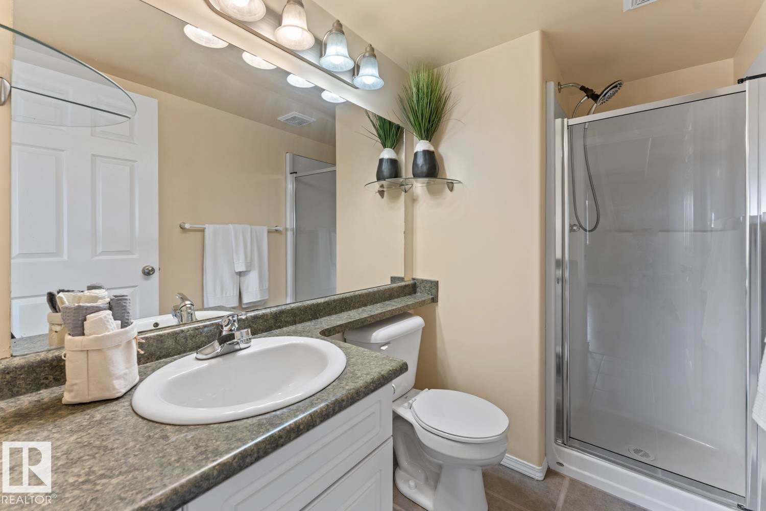 #201 1705 7 Av, Cold Lake, AB - Indoor Photo Showing Bathroom