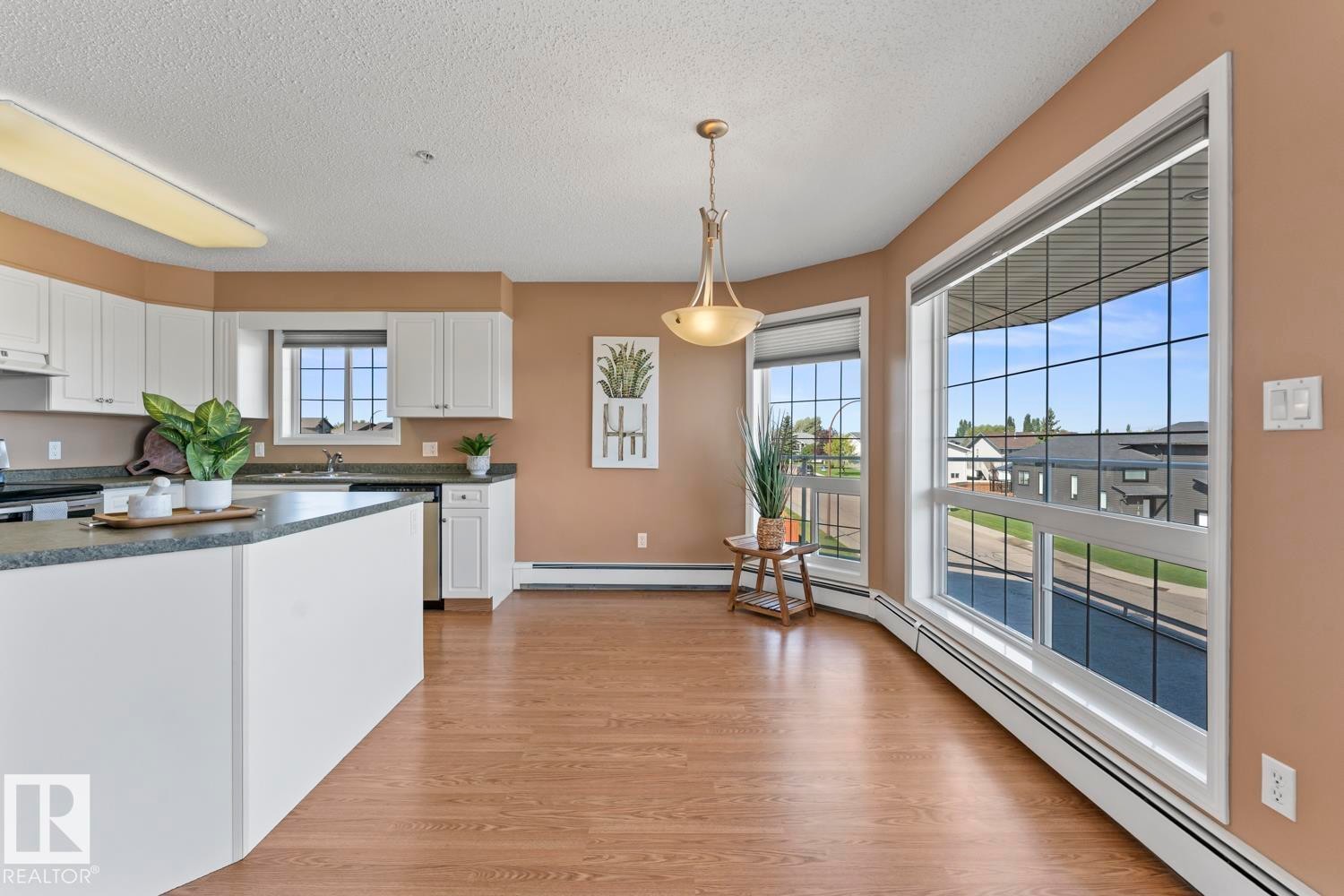 #201 1705 7 Av, Cold Lake, AB - Indoor Photo Showing Kitchen