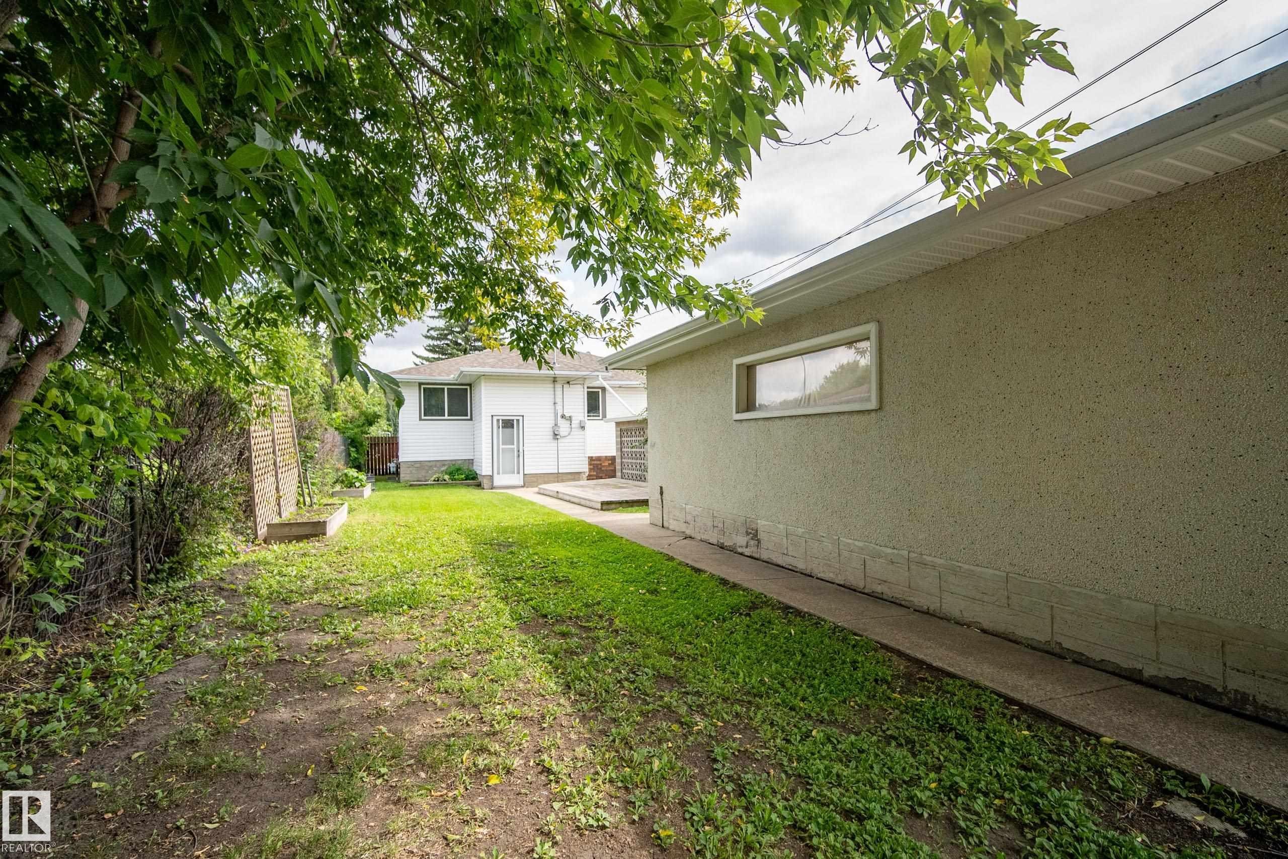 10426 79 Street Nw, Edmonton, AB - Outdoor