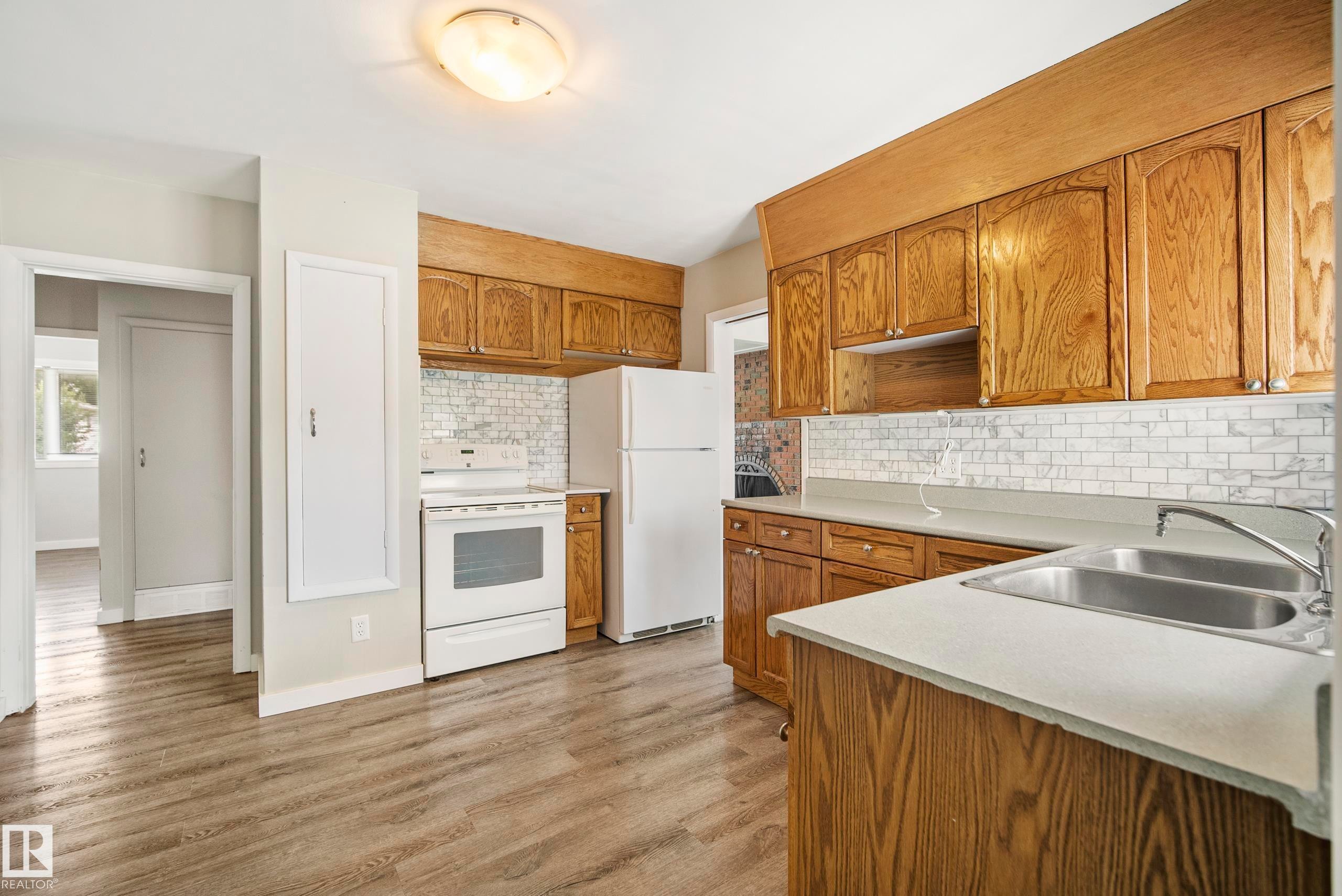 10426 79 Street Nw, Edmonton, AB - Indoor Photo Showing Kitchen With Double Sink