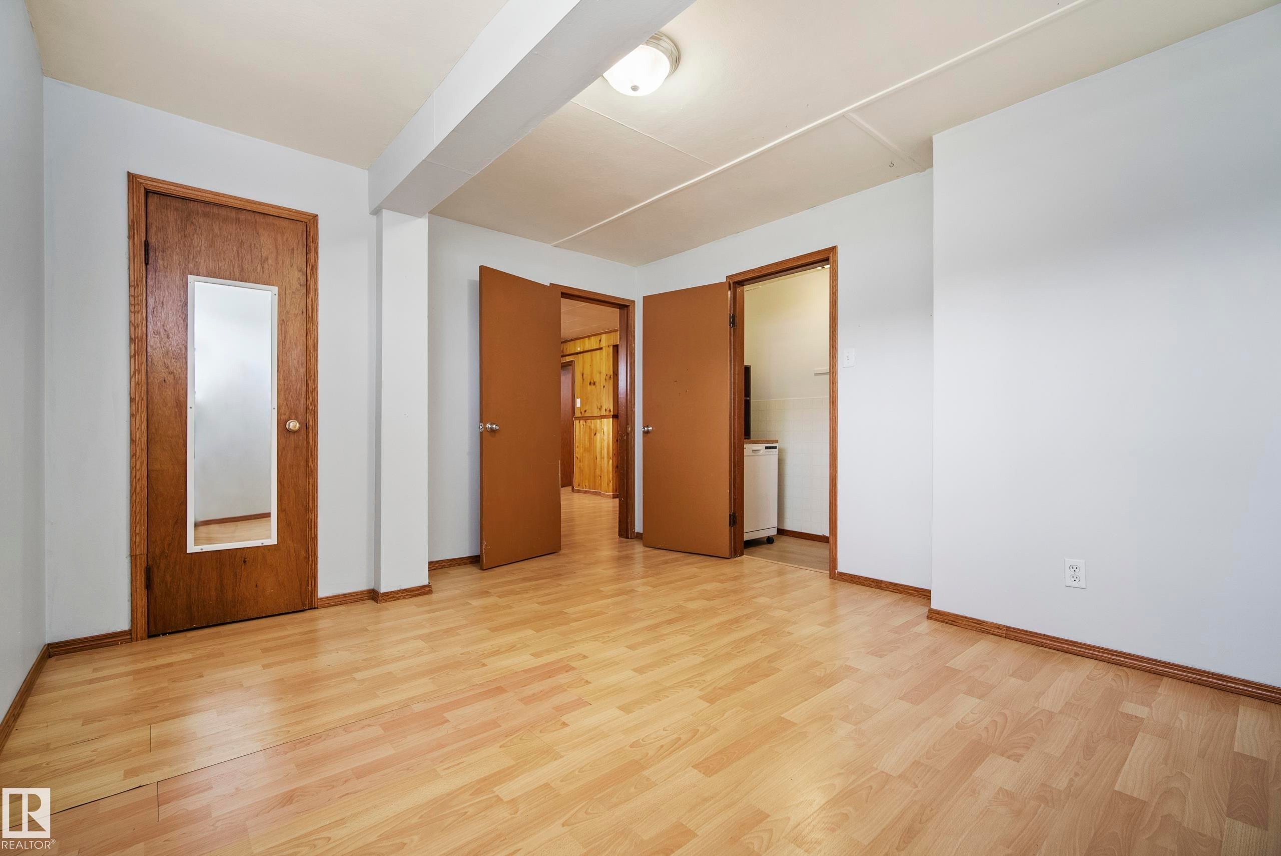 10426 79 Street Nw, Edmonton, AB - Indoor Photo Showing Other Room