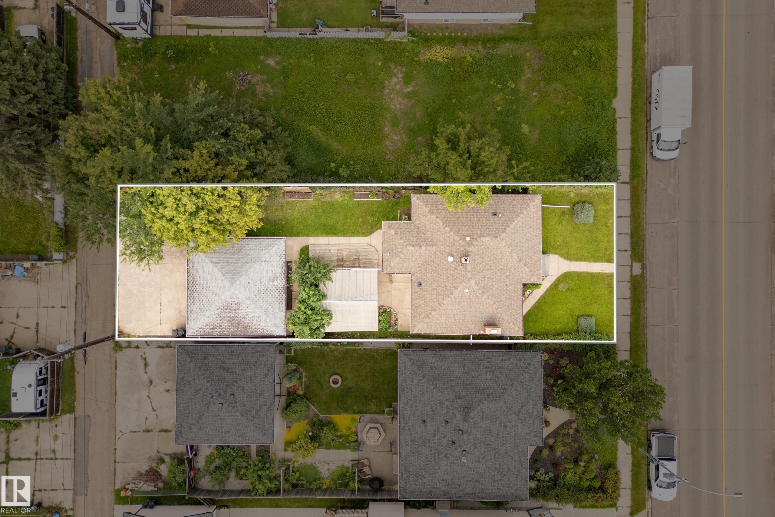 10426 79 Street Nw, Edmonton, AB -