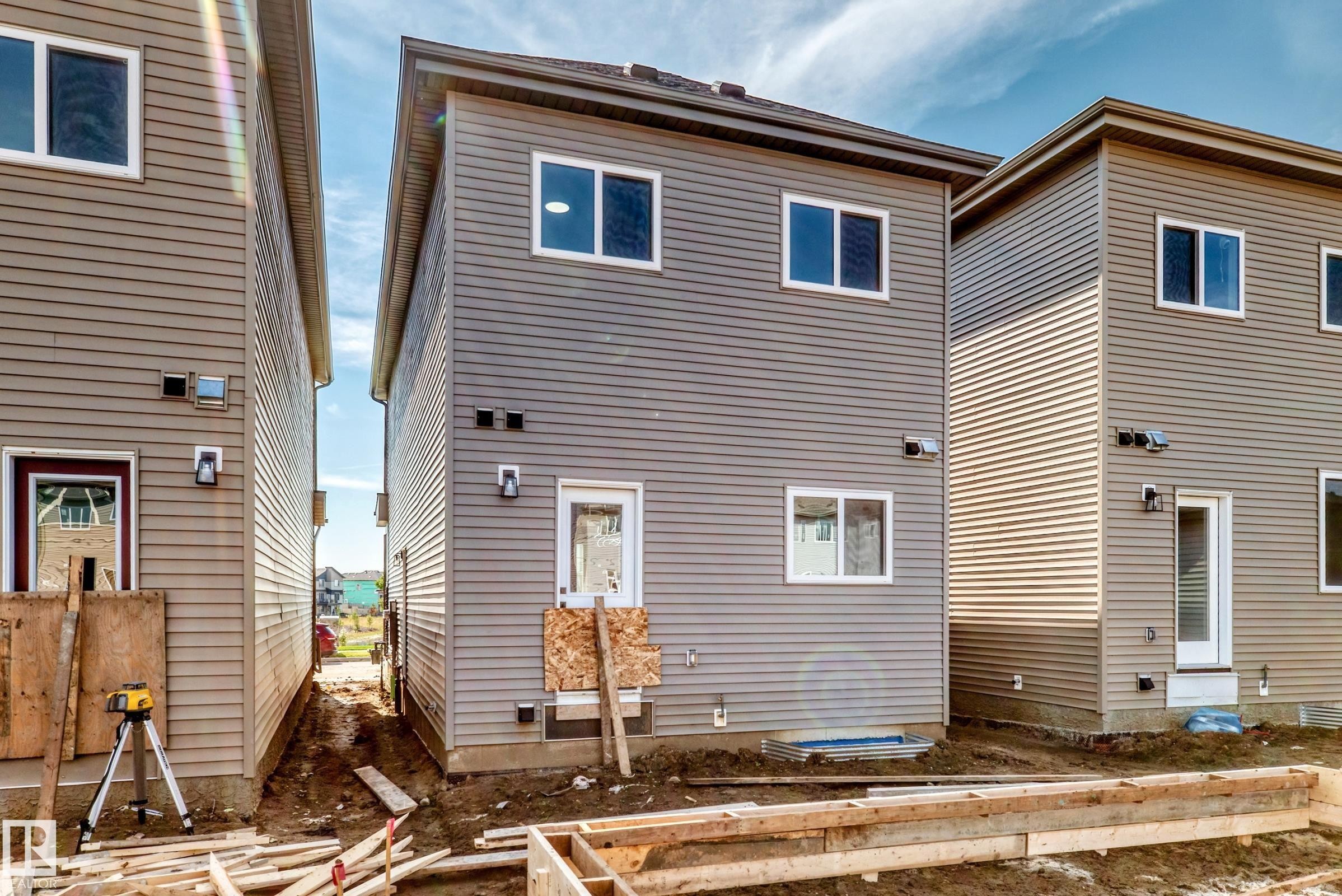 Additional content - 426 Crystal Creek Link, Leduc, AB - Outdoor