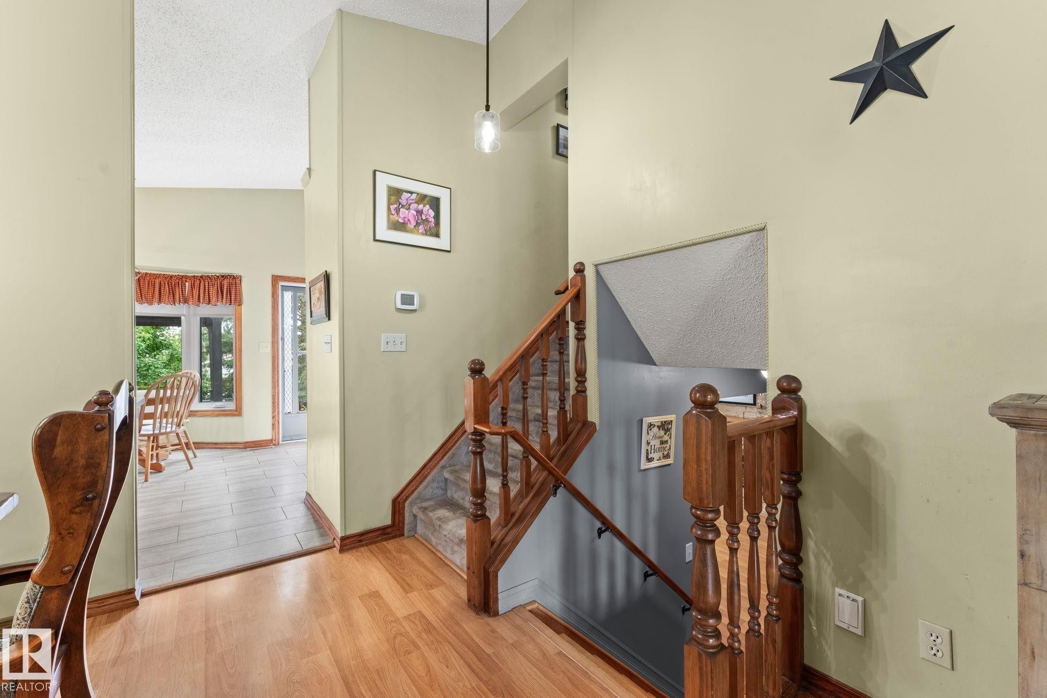 4224 33A Street Nw, Edmonton, AB - Indoor Photo Showing Other Room