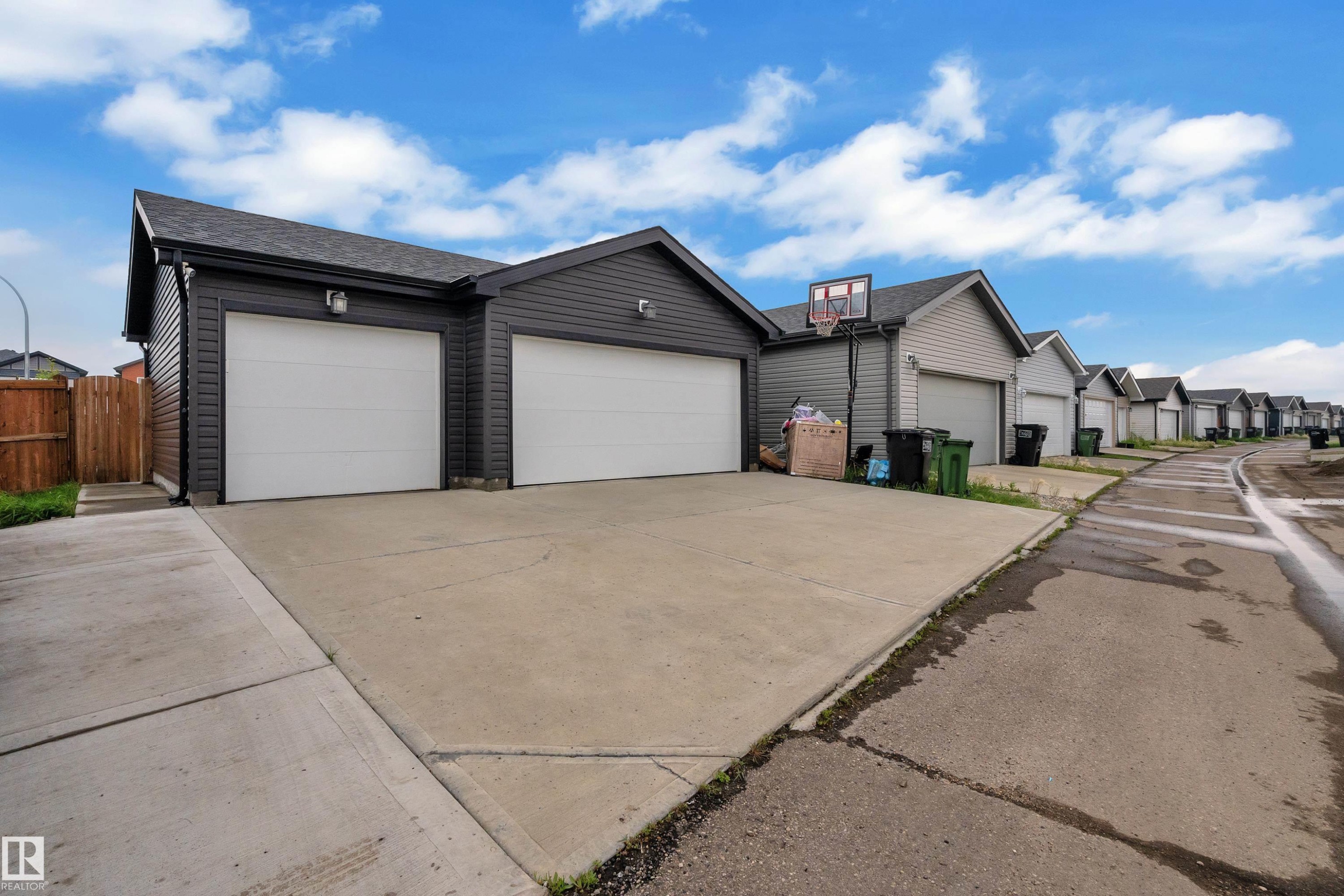 6099 180 Avenue Nw, Edmonton, AB