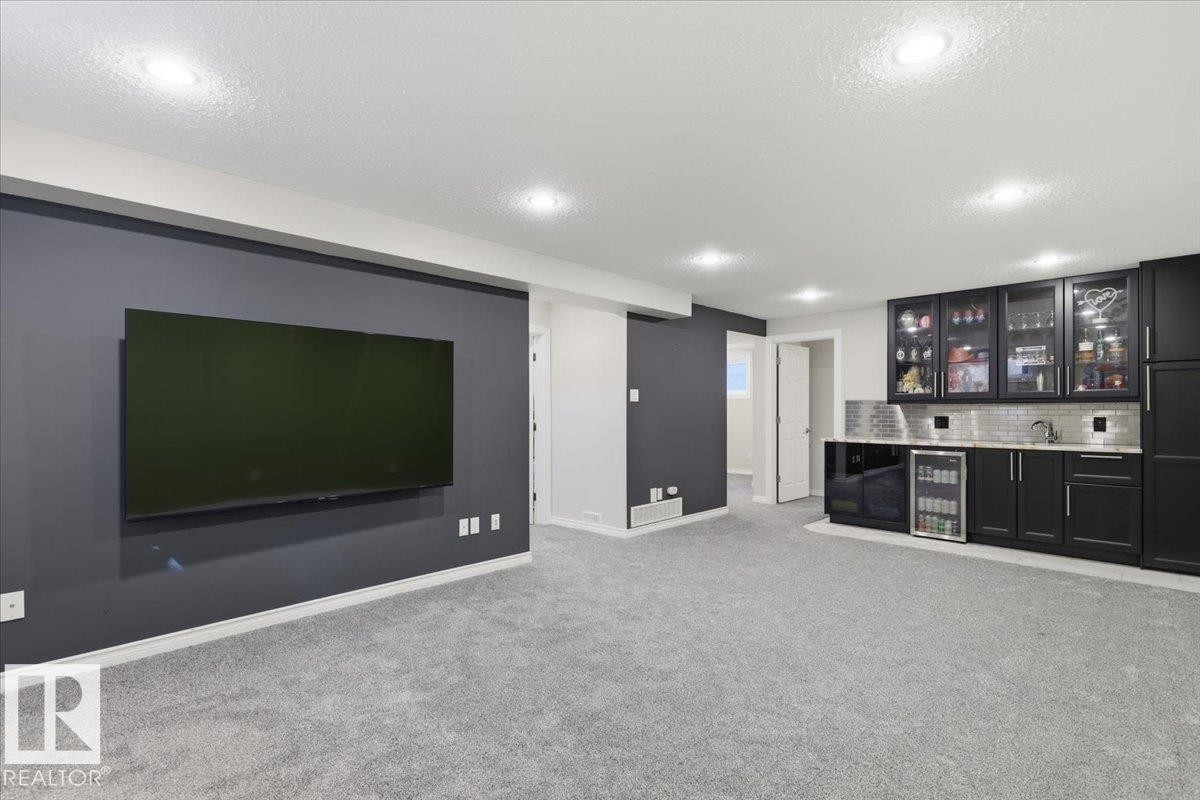10834 134 Street Nw, Edmonton, AB - Indoor