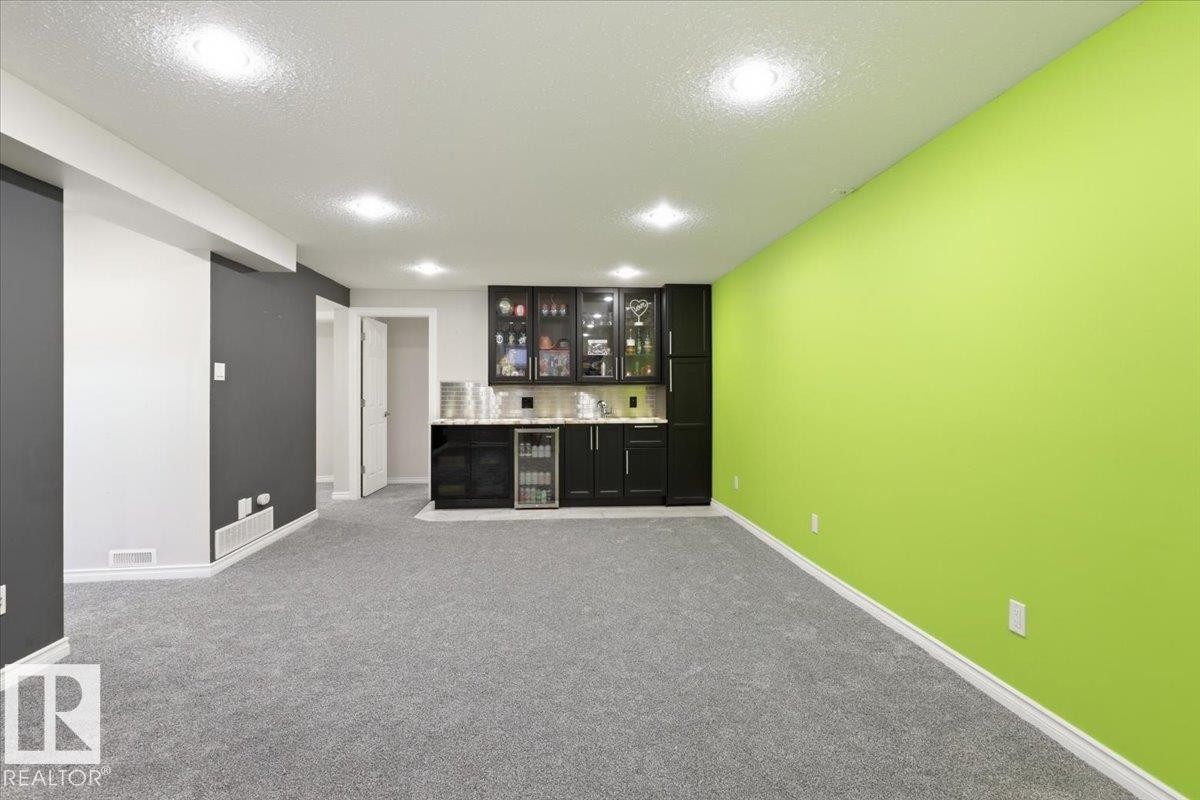 10834 134 Street Nw, Edmonton, AB - Indoor