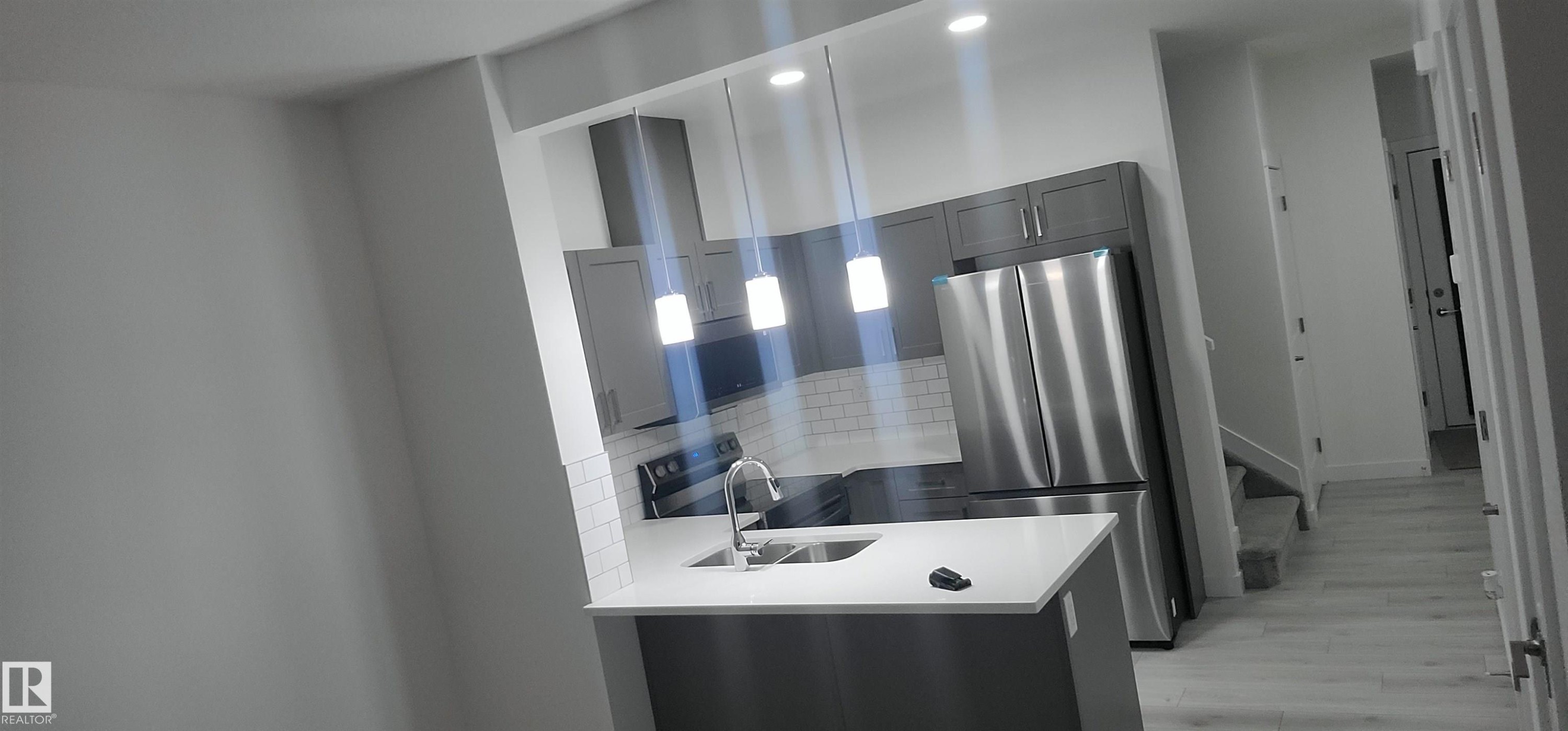 #48 2710 66 St Sw, Edmonton, AB - Indoor Photo Showing Kitchen