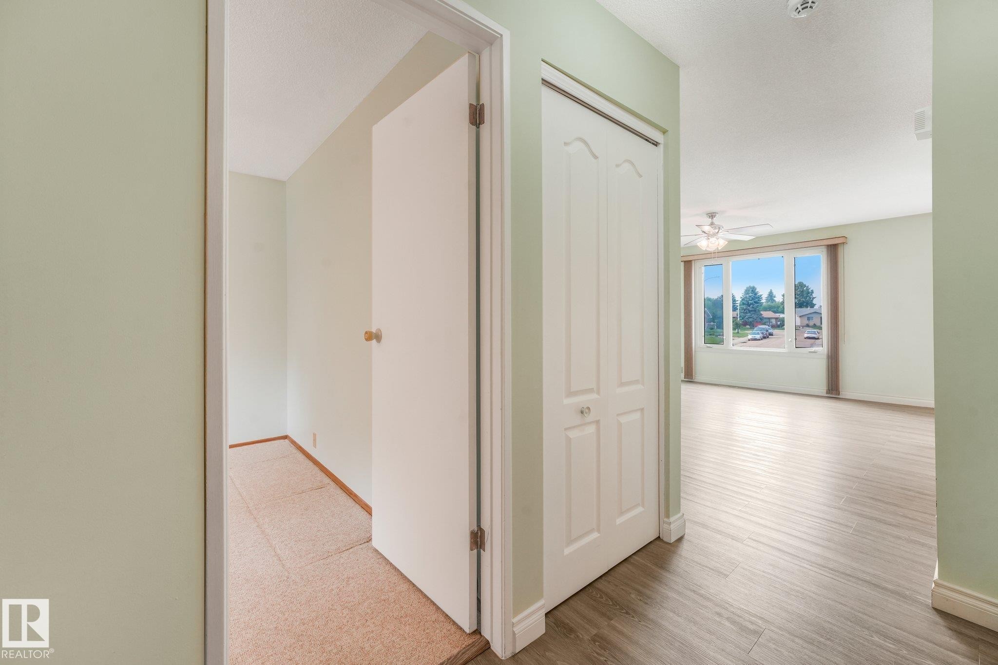 Image quality insufficient for description - 4135 134 Avenue Nw, Edmonton, AB - Indoor Photo Showing Other Room
