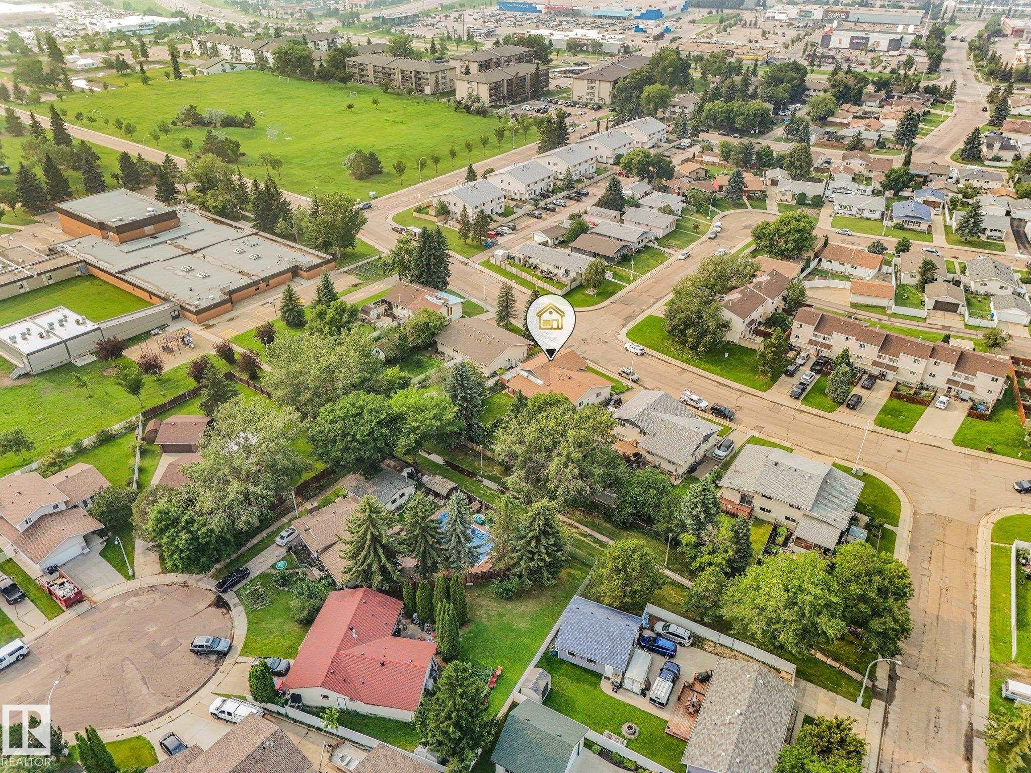 Aerial view of a residential neighborhood with a variety of housing styles - 4135 134 Avenue Nw, Edmonton, AB - Outdoor With View