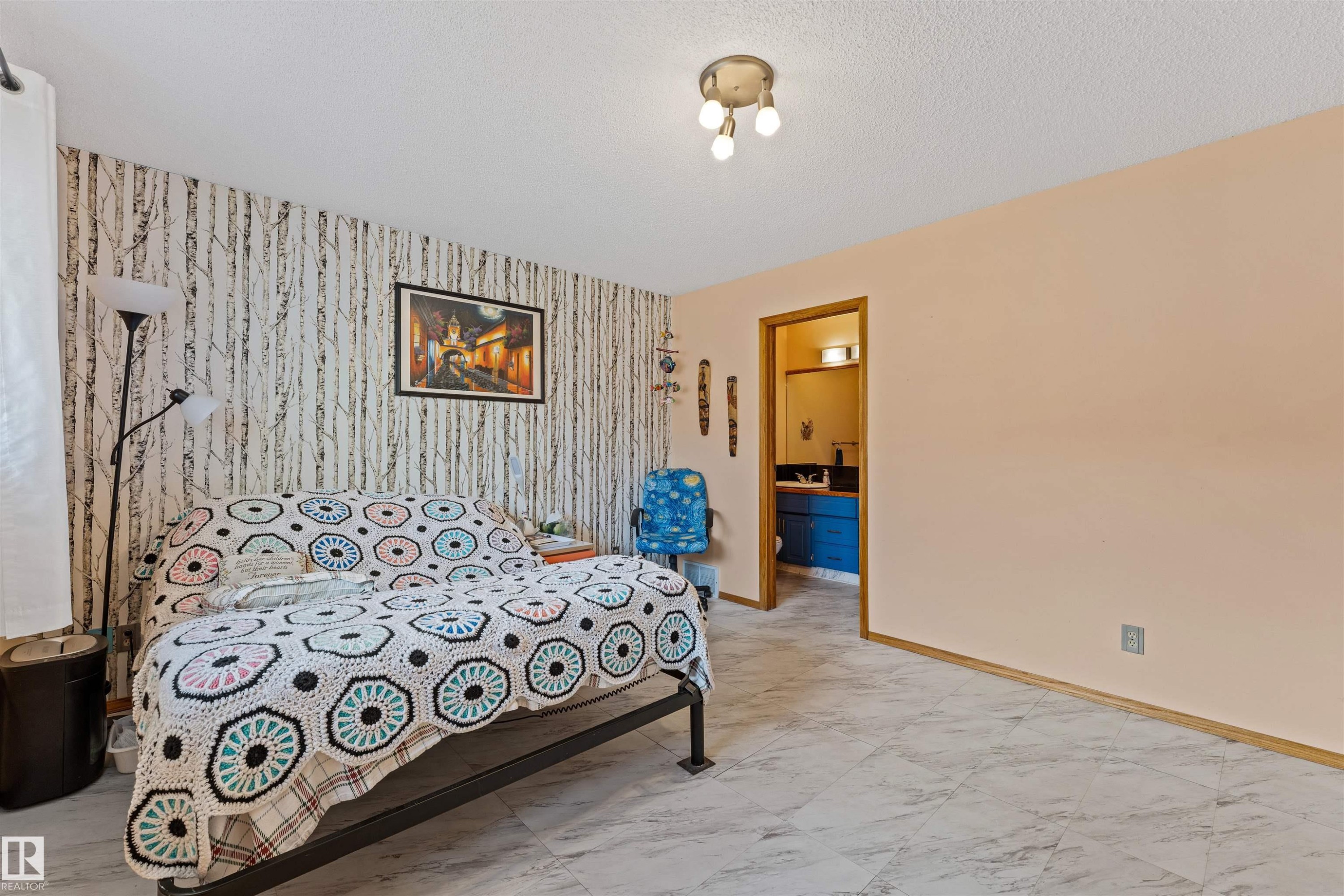 16724 88 St Nw, Edmonton, AB - Indoor Photo Showing Bedroom